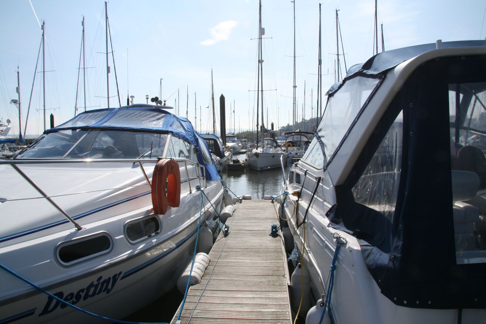 Canon EOS 400D (EOS Digital Rebel XTi / EOS Kiss Digital X) sample photo. Boats, marina, canvas photography