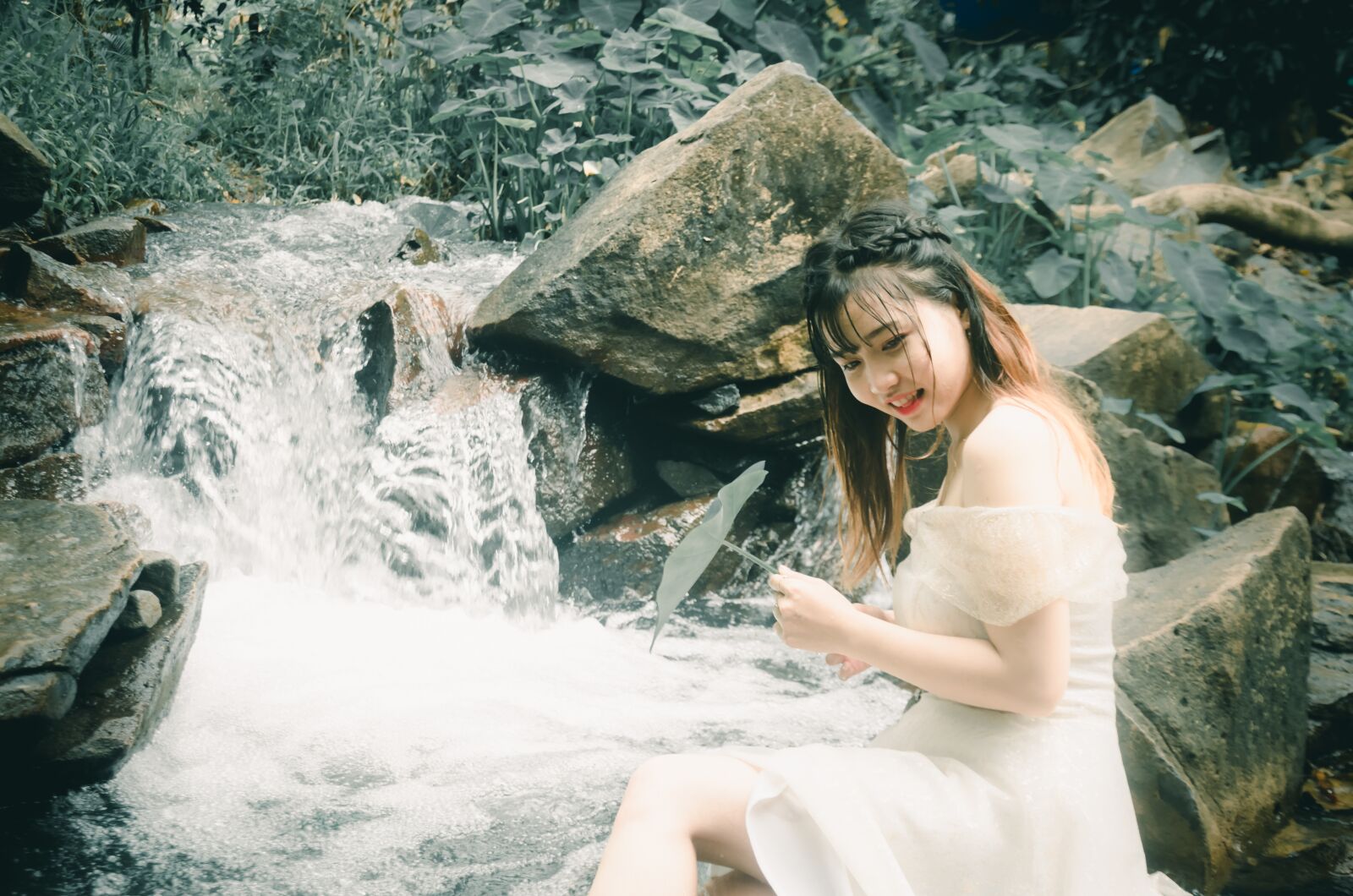 Nikon D5100 sample photo. Girl, streams, water photography