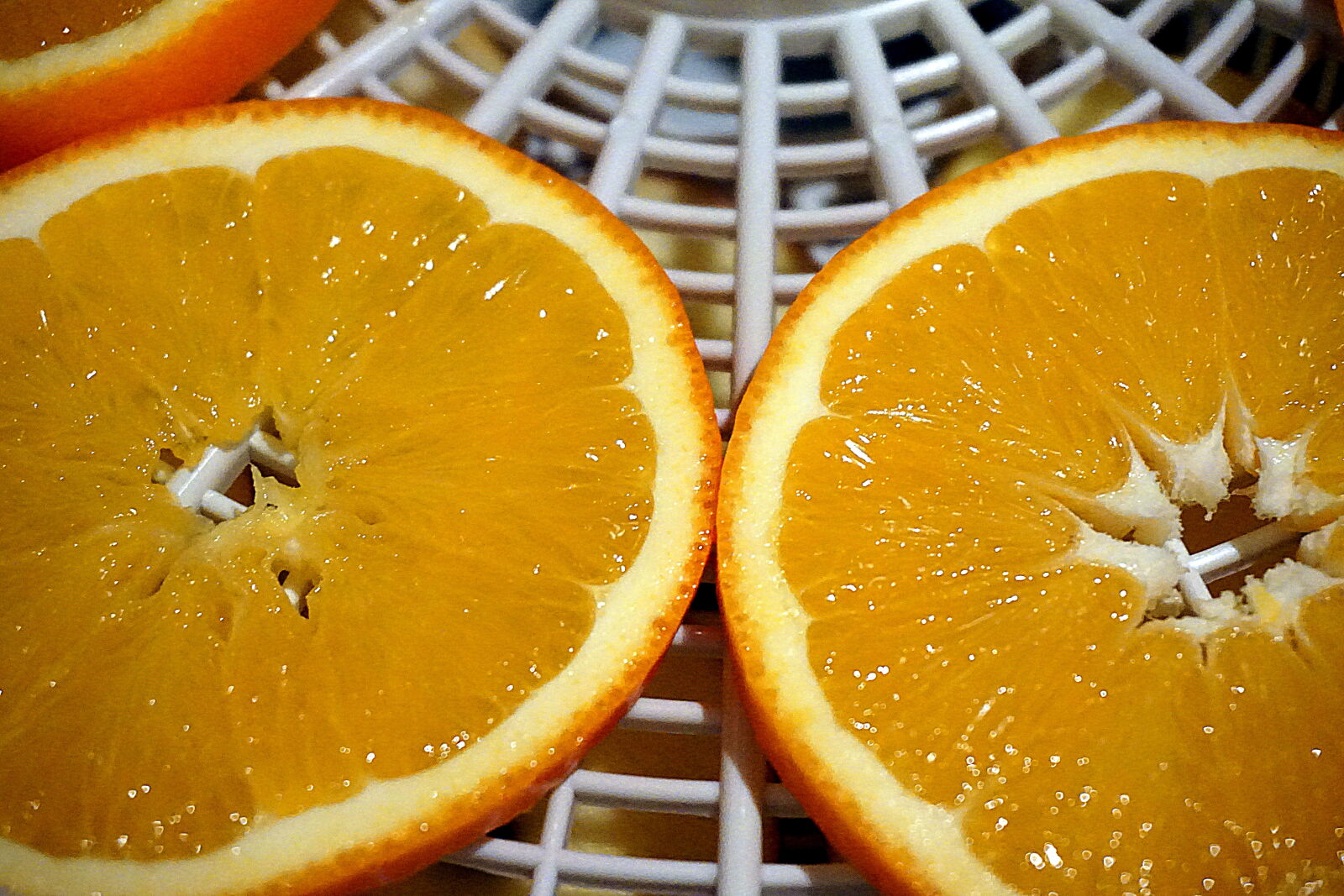 Sony E 16-50mm F3.5-5.6 PZ OSS sample photo. Christmas, fruit, orange, zoom photography
