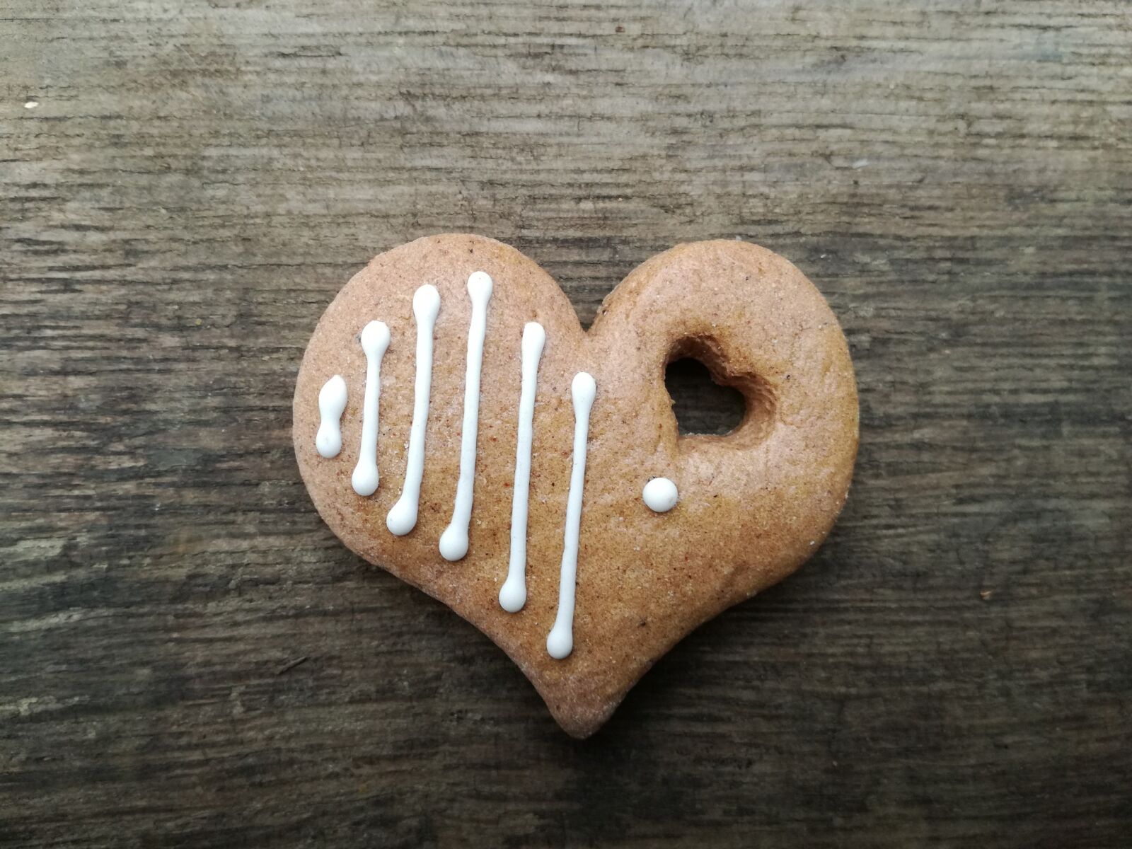 HUAWEI P9 LITE sample photo. Heart, gingerbread, love photography