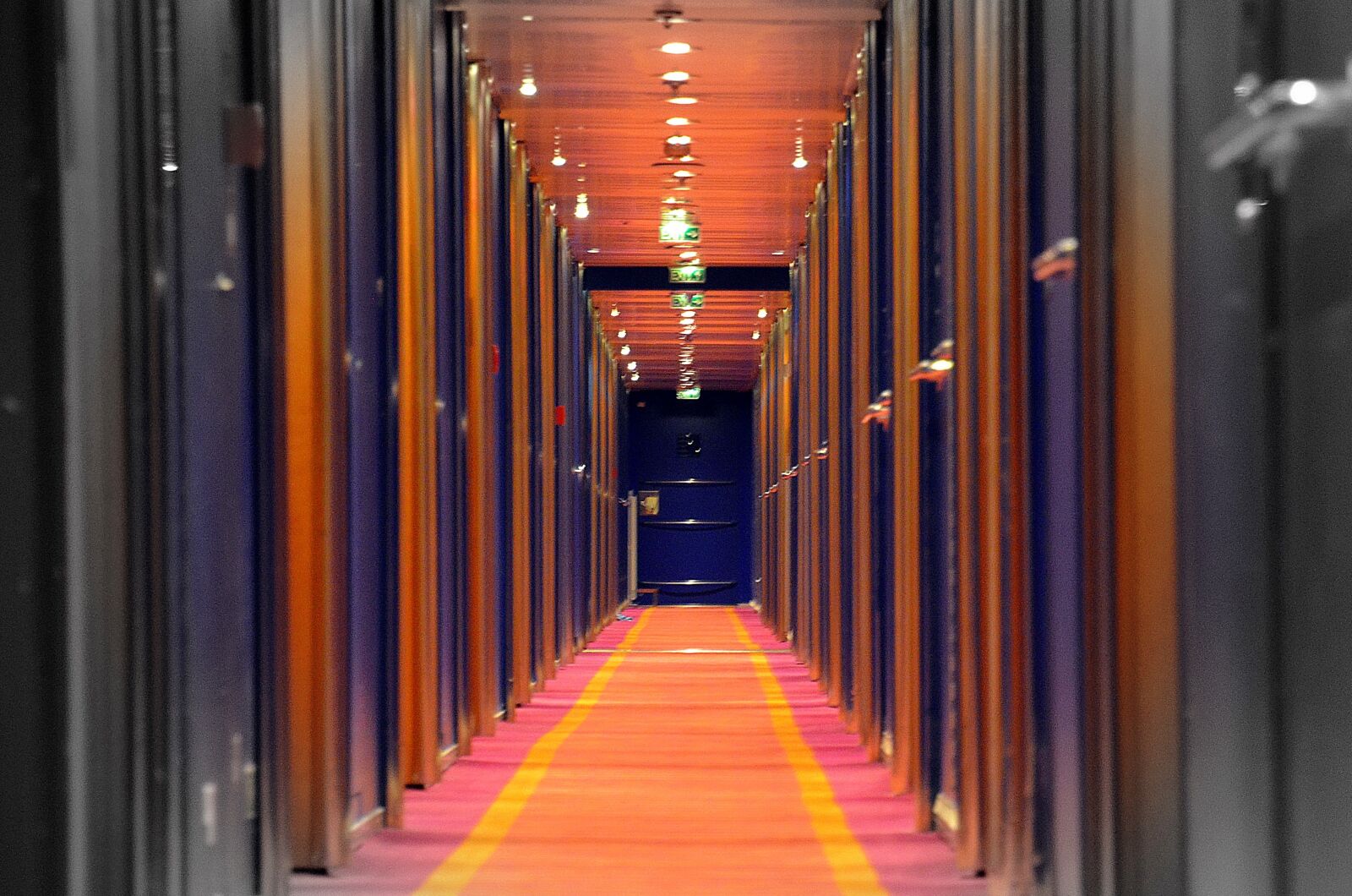 Nikon D7000 sample photo. Corridor, road, cabins photography