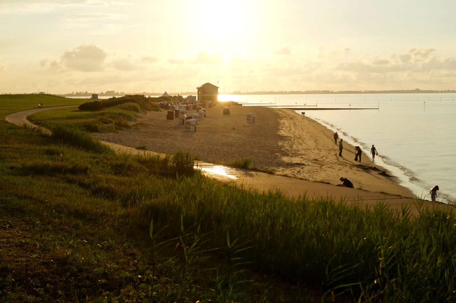 Sony DT 18-55mm F3.5-5.6 SAM II sample photo. Beach, vacations, north sea photography