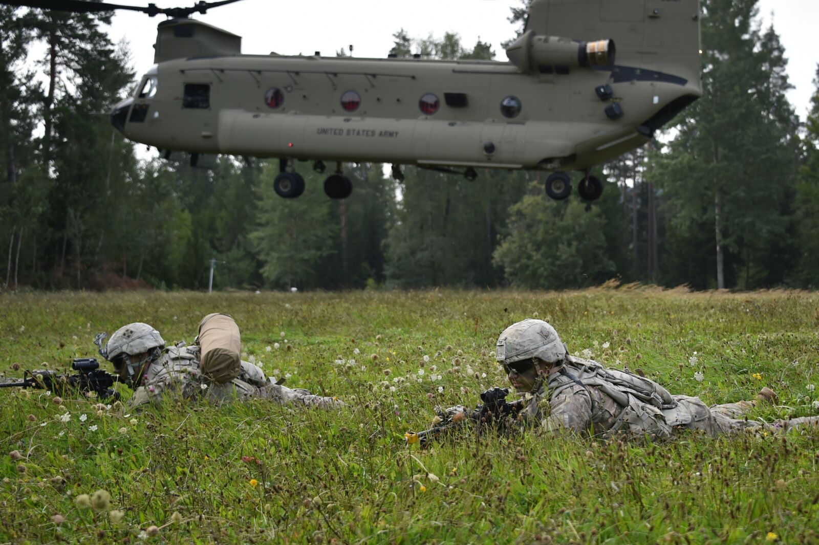 Nikon D4S sample photo. Soldiers, firearm, military photography