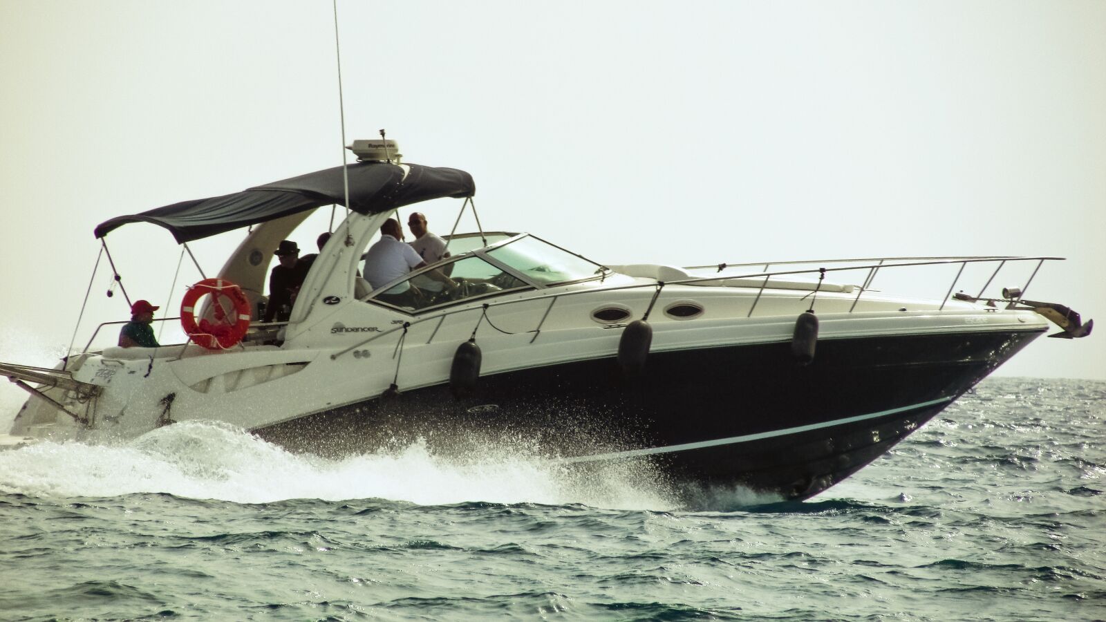 Canon PowerShot SX400 IS sample photo. Speed boat, sea, water photography
