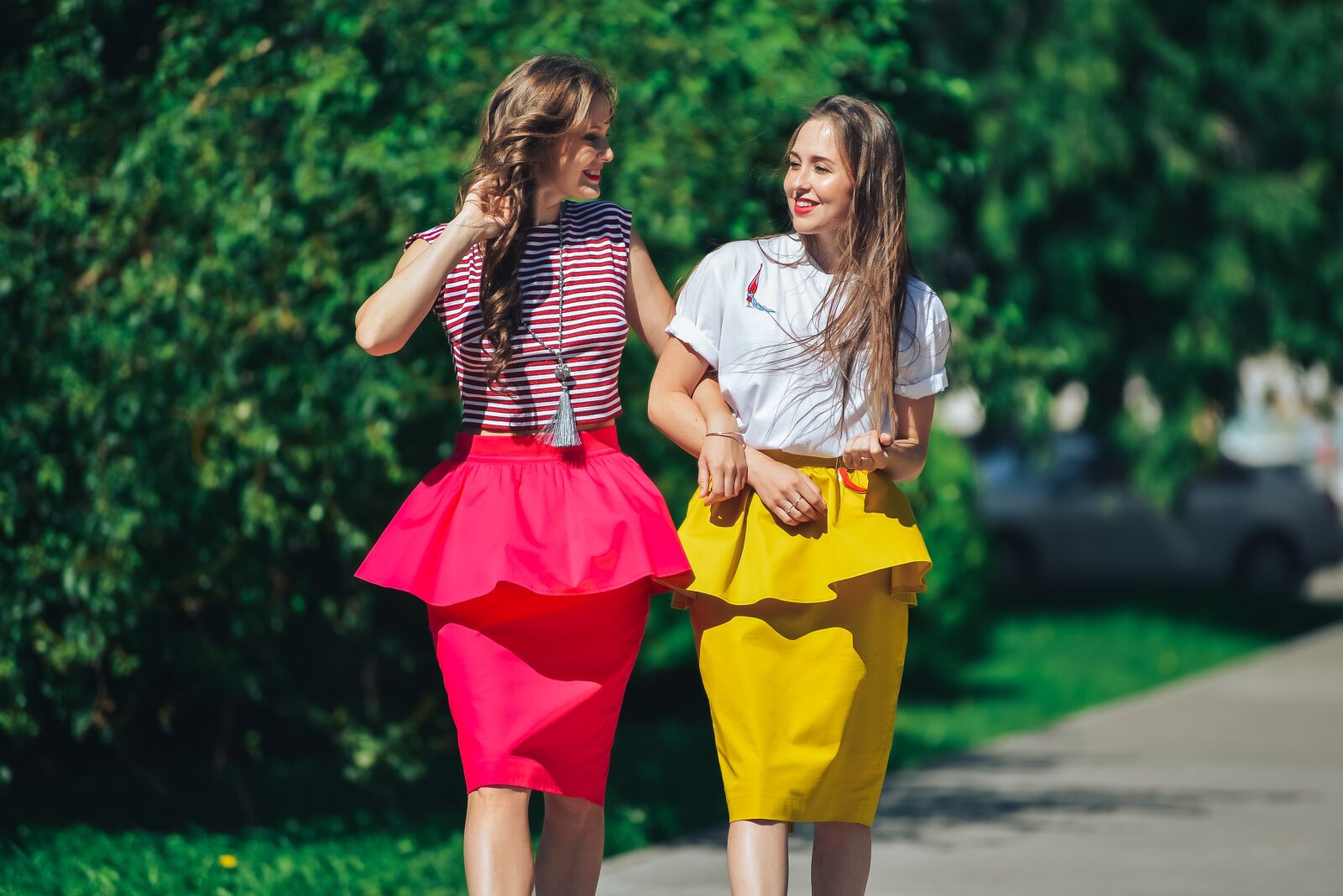 Nikon D800 sample photo. Two friends, walking around photography