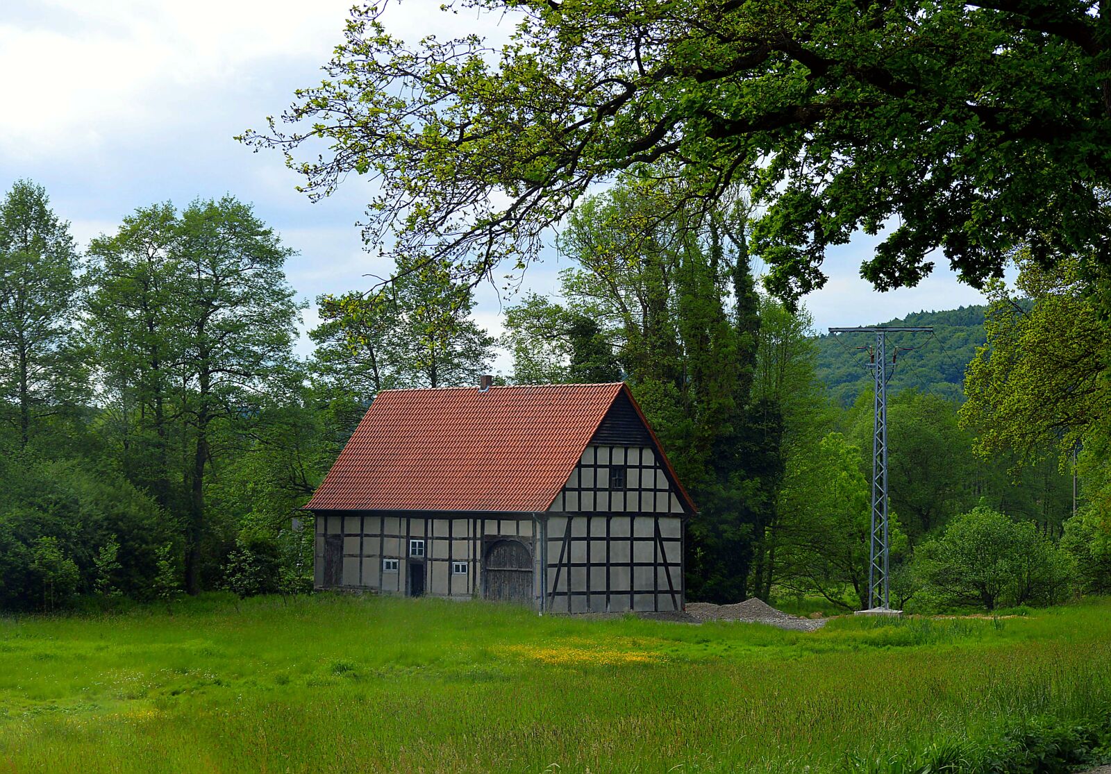 Nikon D3200 sample photo. Lonely house, truss, architecture photography