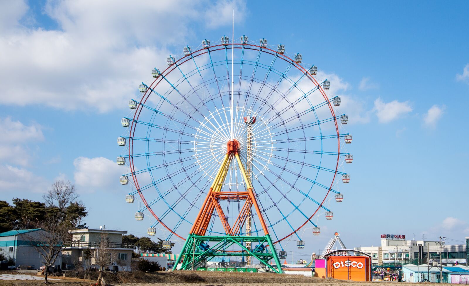 Canon EOS M3 sample photo. Sapgyoho amusement park, ferris photography