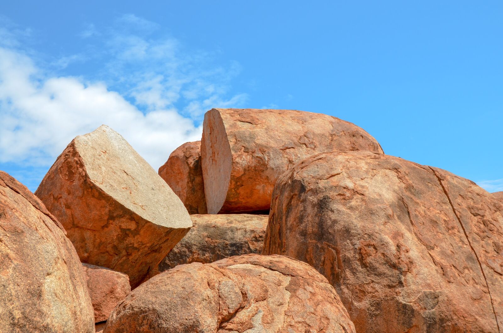 Nikon D5100 sample photo. Devils marbles, karlu karlu photography