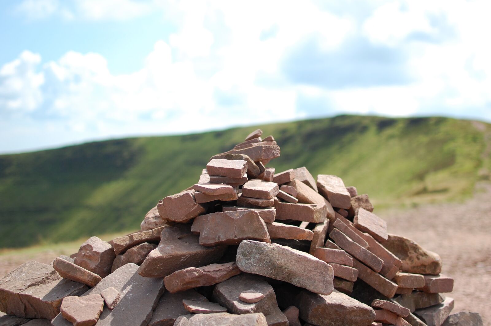 Nikon D40 sample photo. Rocks, wales, hills photography