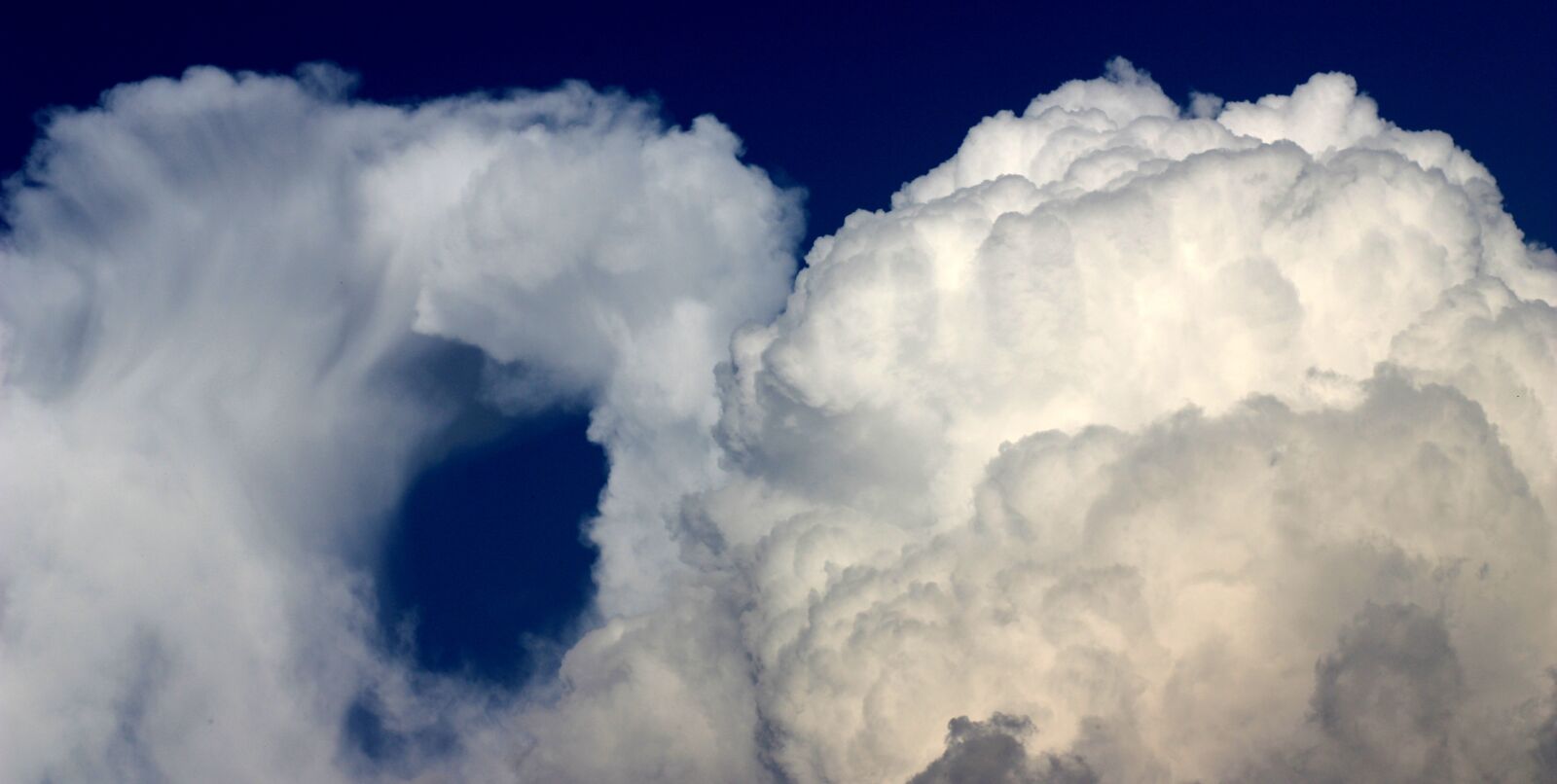 Canon EOS 450D (EOS Rebel XSi / EOS Kiss X2) sample photo. Cloud, sky, fluffy photography