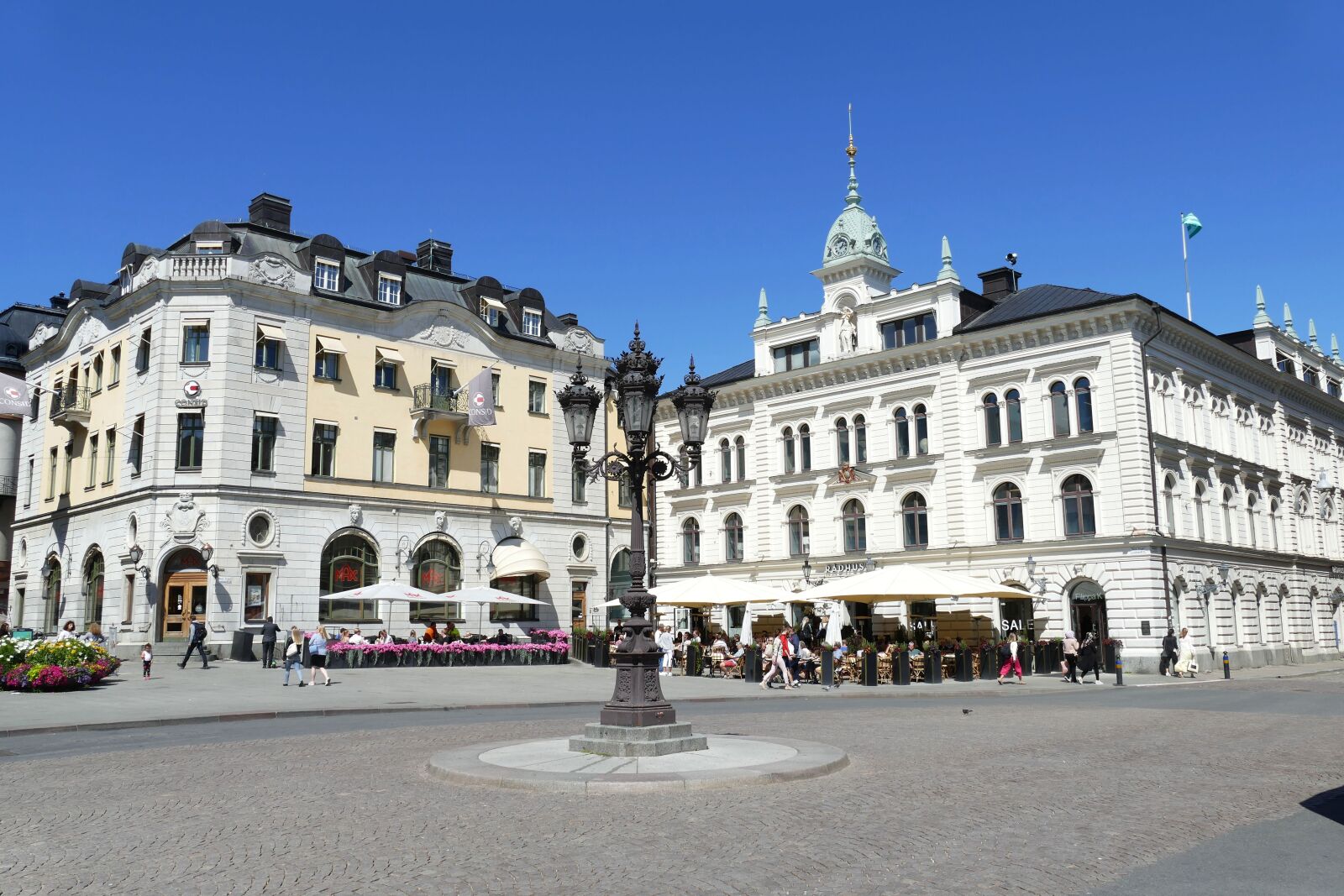 Panasonic Lumix DMC-FZ1000 sample photo. Uppsala, sweden, architecture photography