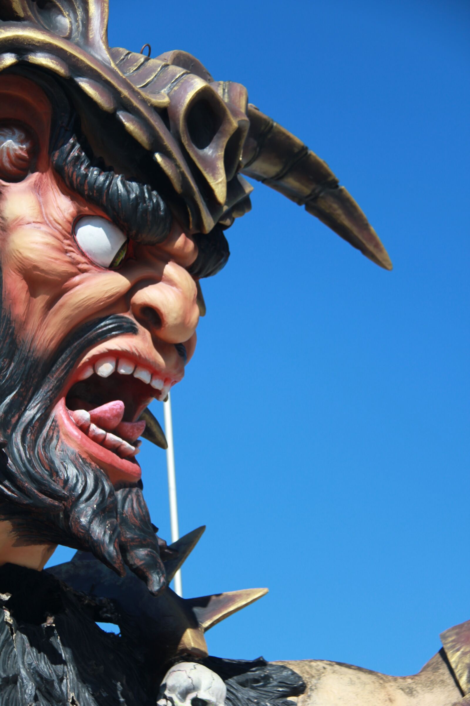 Canon EOS 550D (EOS Rebel T2i / EOS Kiss X4) sample photo. Viareggio, carnival, sea photography