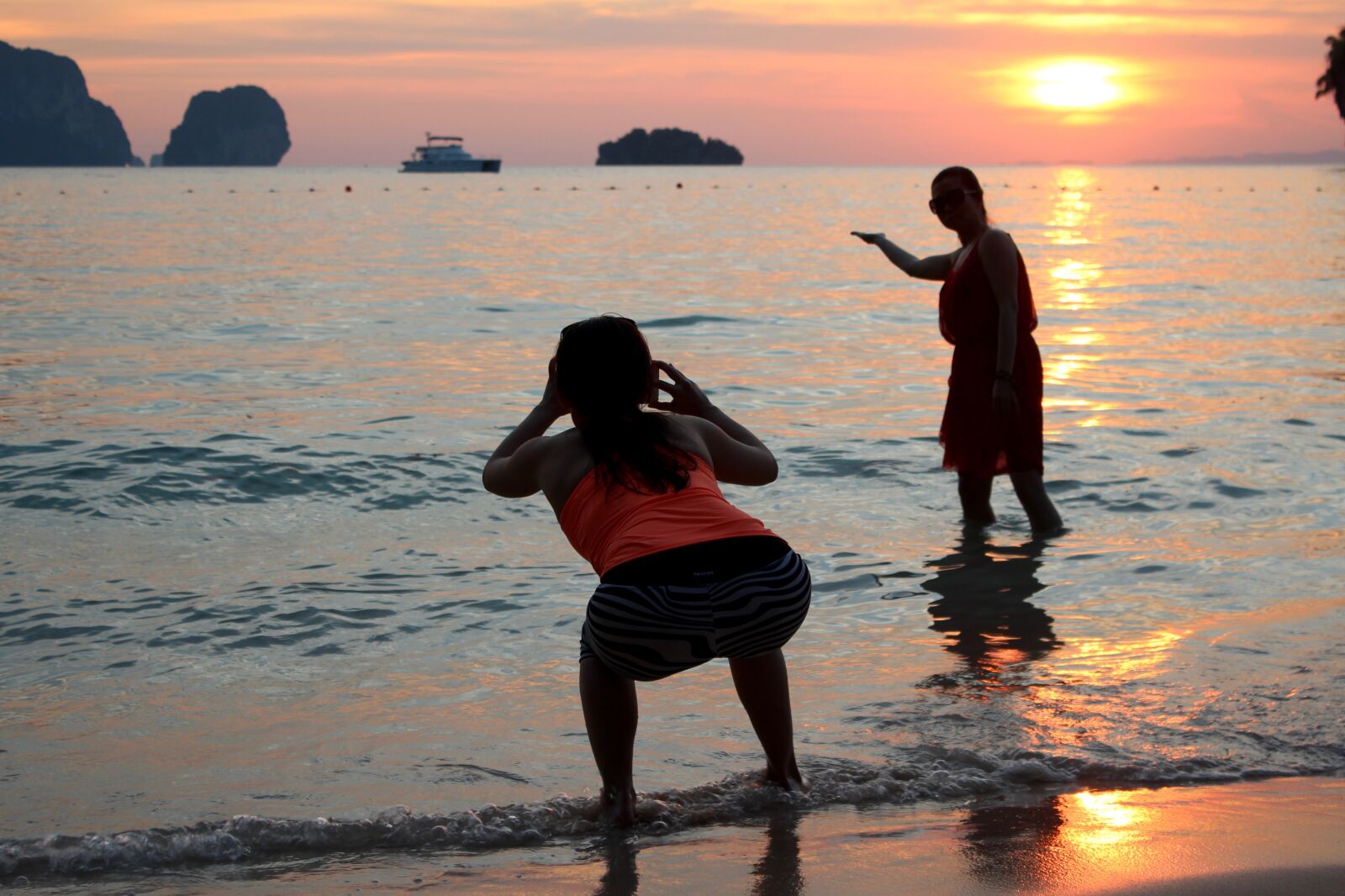 Canon EOS 600D (Rebel EOS T3i / EOS Kiss X5) sample photo. Sunset, take a snapshot photography