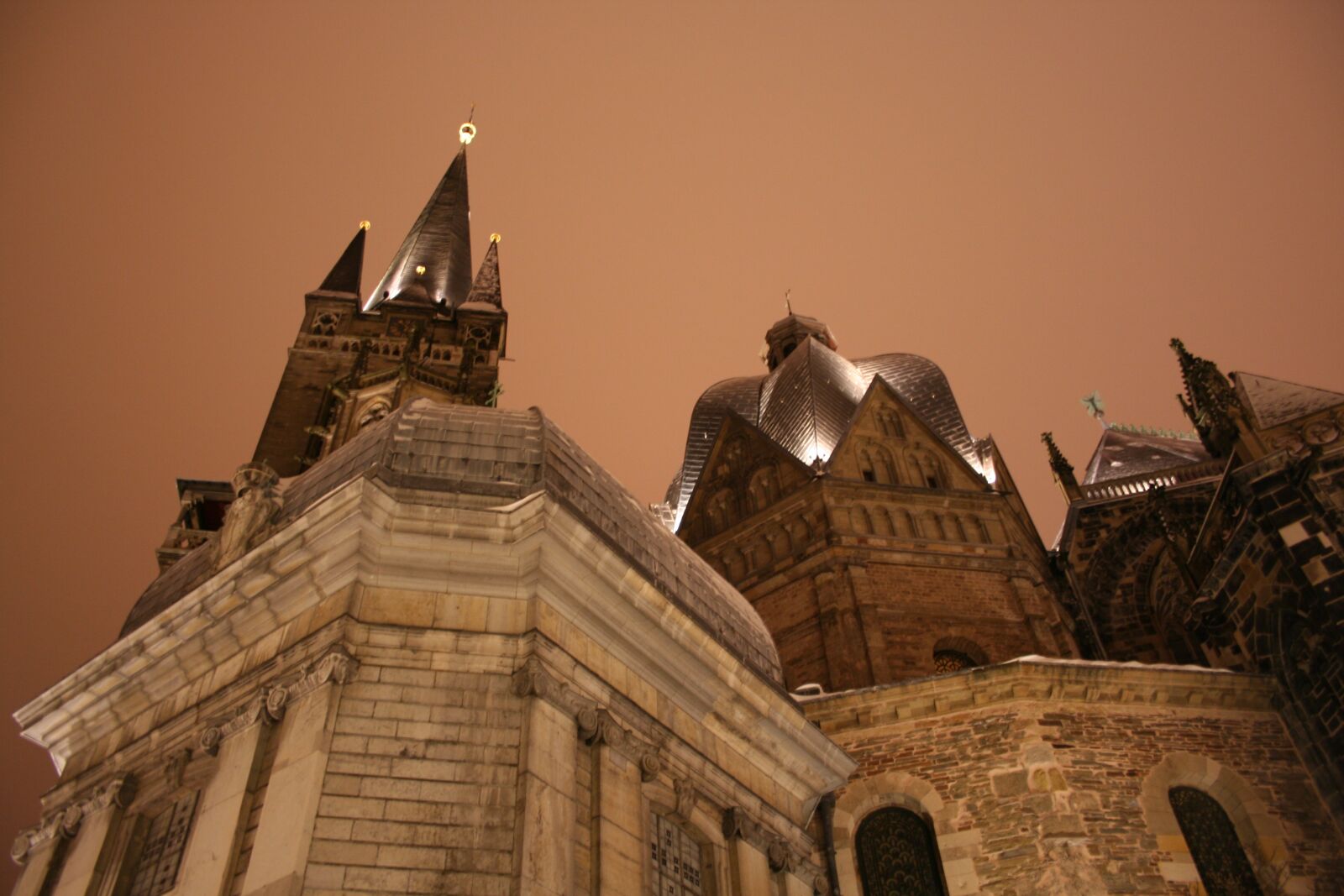 Canon EOS 350D (EOS Digital Rebel XT / EOS Kiss Digital N) sample photo. Aachen cathedral, dom, cathedral photography