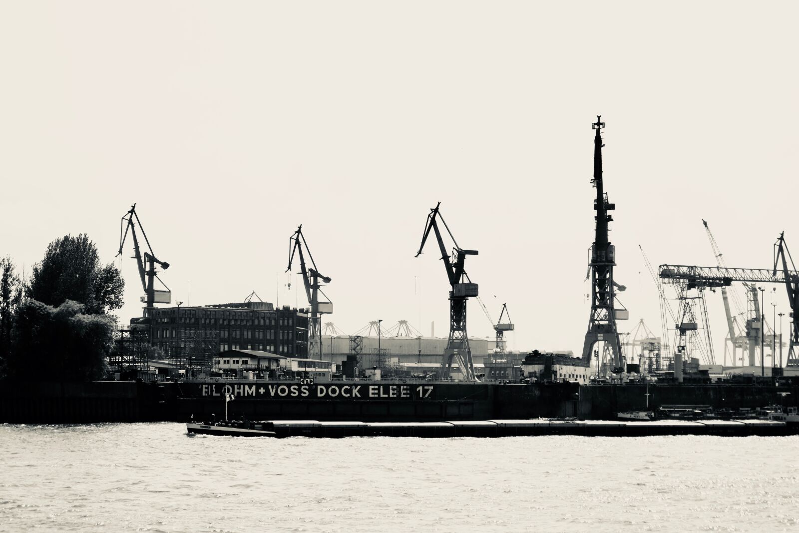 Sony Cyber-shot DSC-RX100 sample photo. Ship, transport system, industry photography