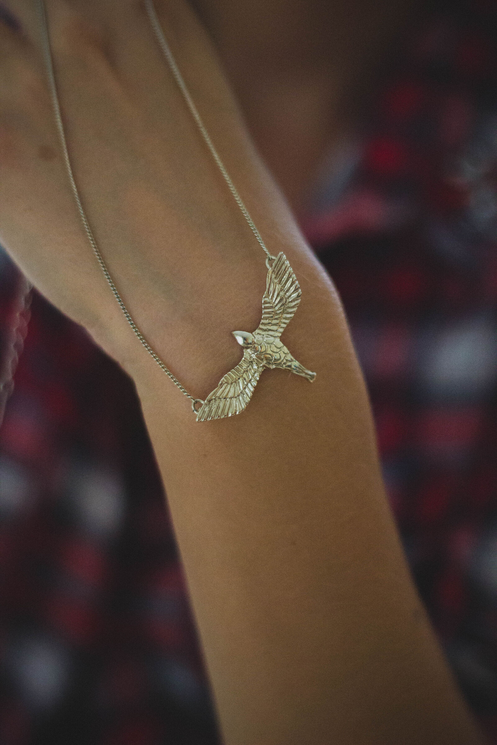 Canon EOS 600D (Rebel EOS T3i / EOS Kiss X5) + Canon EF 50mm F1.8 II sample photo. Accessory, arm, girl, hand photography