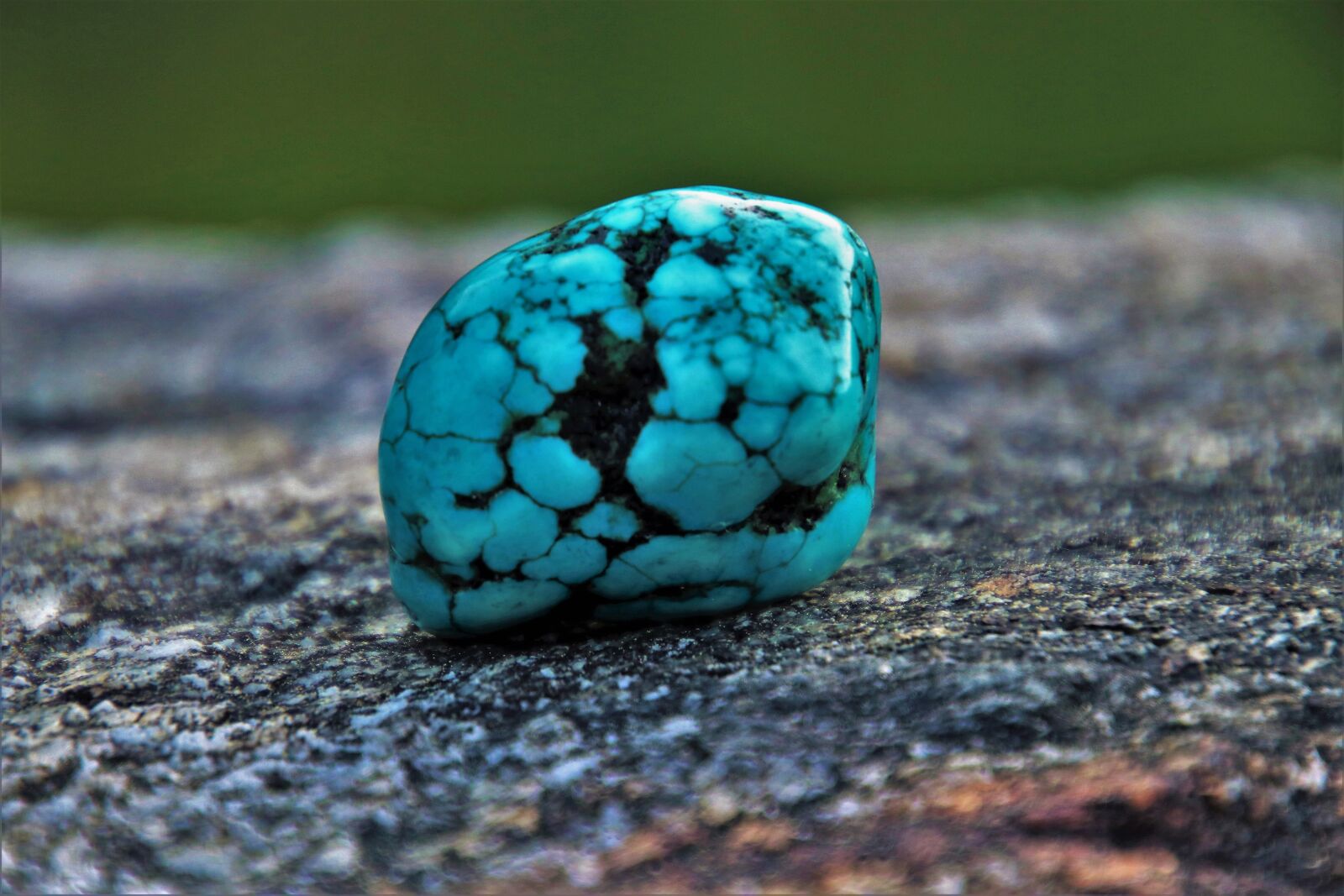 Canon EOS 80D sample photo. Turquoise, rock, blue photography