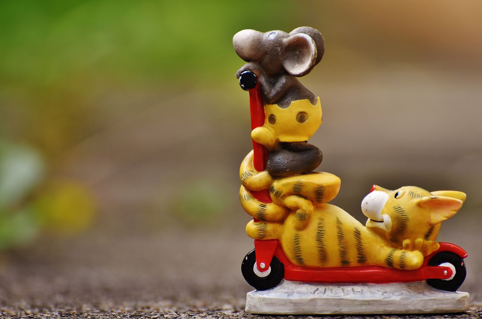 Nikon D7200 sample photo. Figures, mouse, cat photography