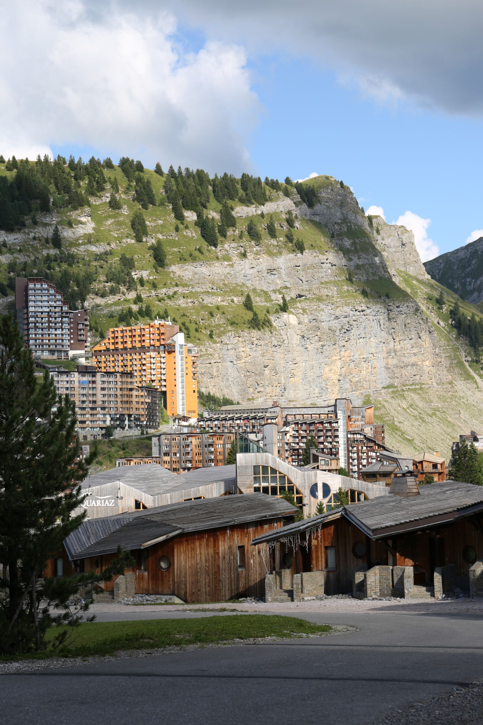 Canon EF 24-70mm F4L IS USM sample photo. Mountain, summer, avoriaz photography