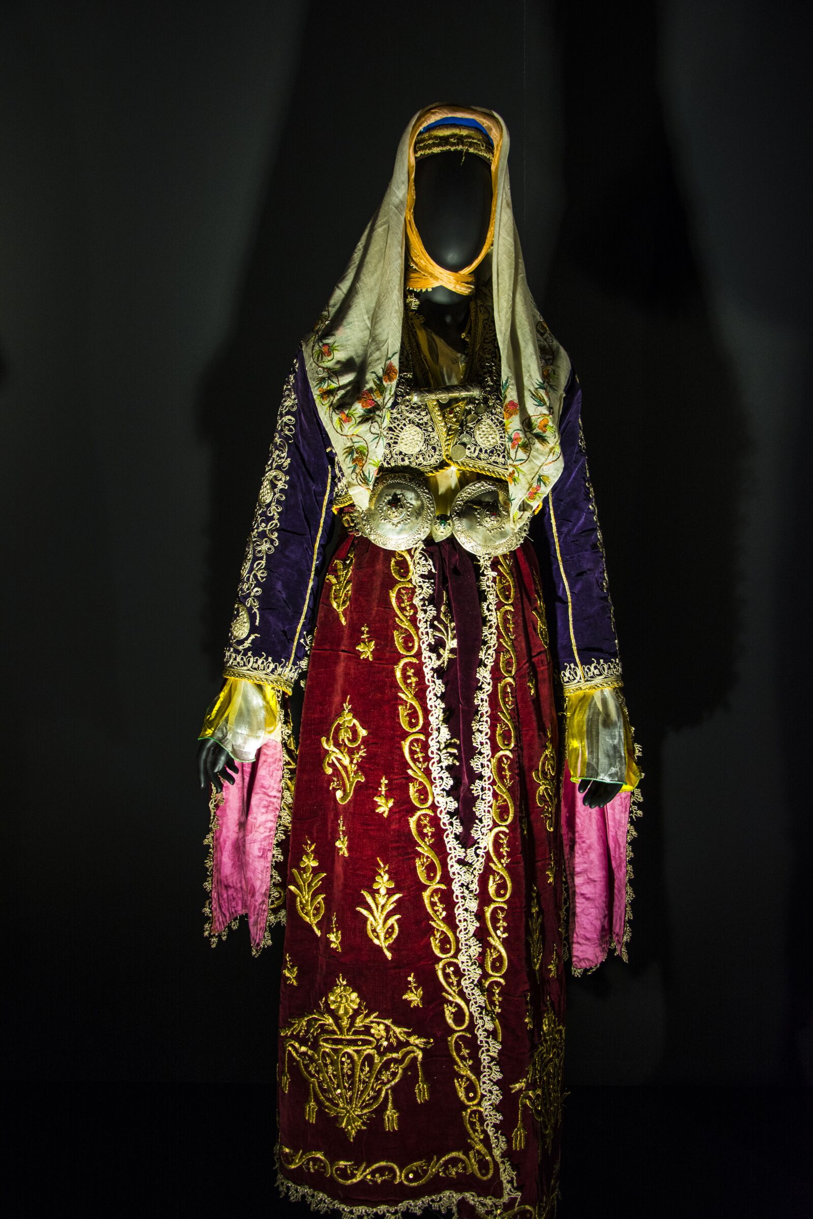 Nikon D5200 sample photo. Costume, date, history photography
