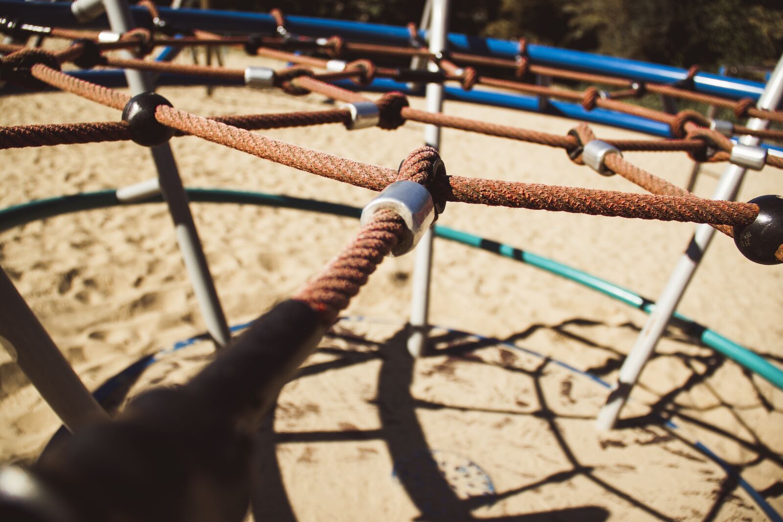 Canon EOS 500D (EOS Rebel T1i / EOS Kiss X3) sample photo. Playground, rope, equipment photography