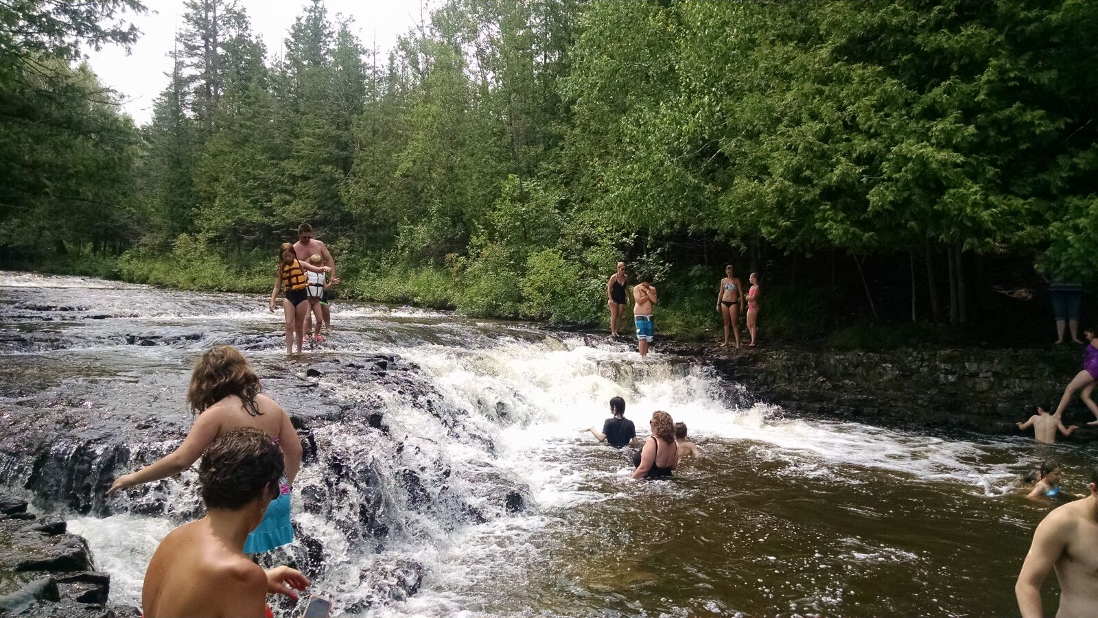 Motorola XT1080 sample photo. Waterfall, playing photography