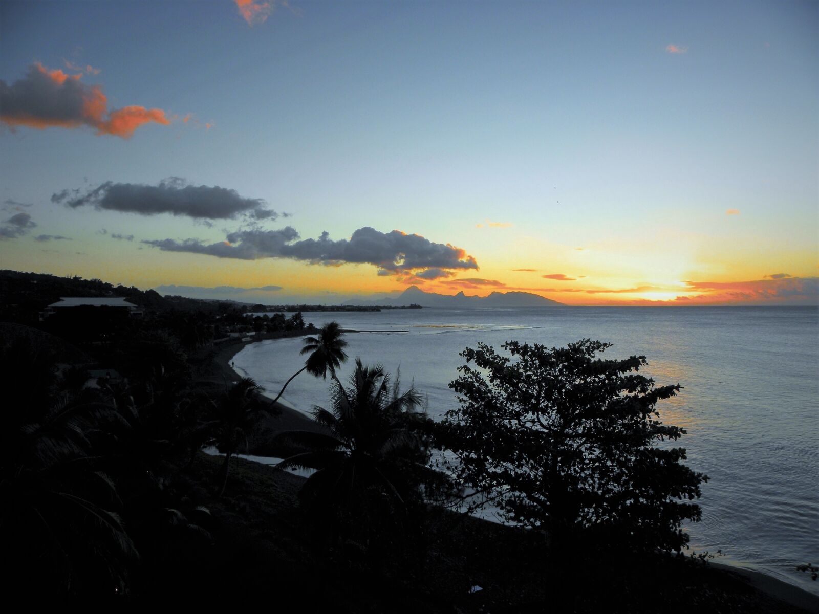 Nikon Coolpix P90 sample photo. Tahiti, sunset, island photography