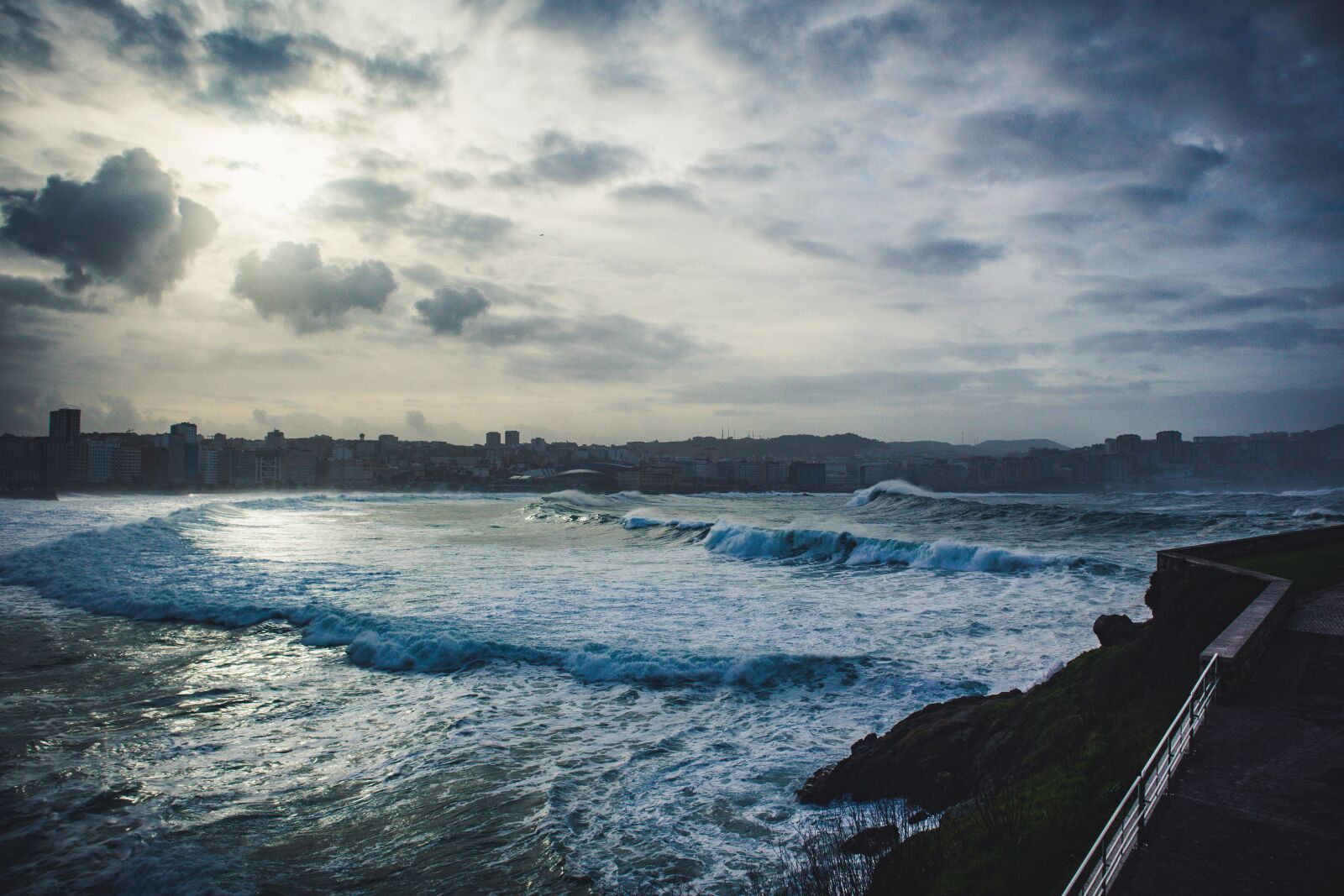 Canon EOS M100 sample photo. Sea, storm, ocean photography