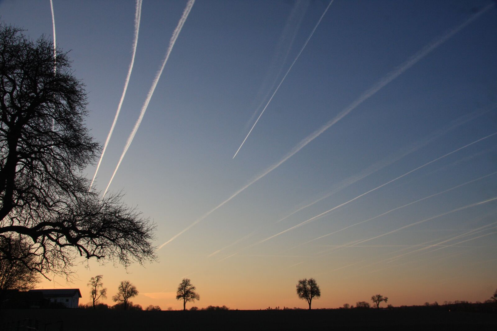 Canon EOS 40D sample photo. Sky, clouds, stripes photography