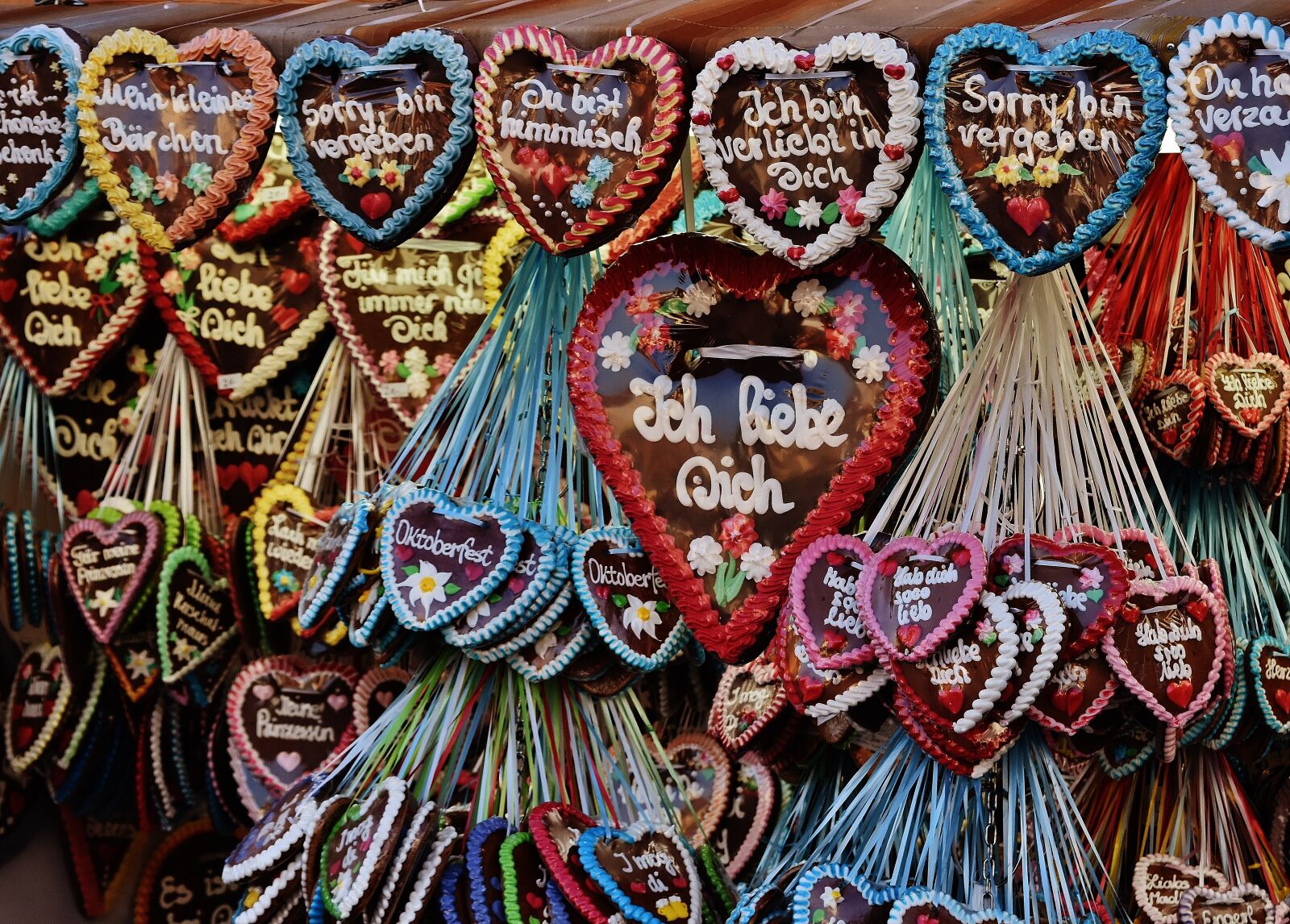 Nikon D7200 sample photo. Oktoberfest, sales stand, gingerbread photography