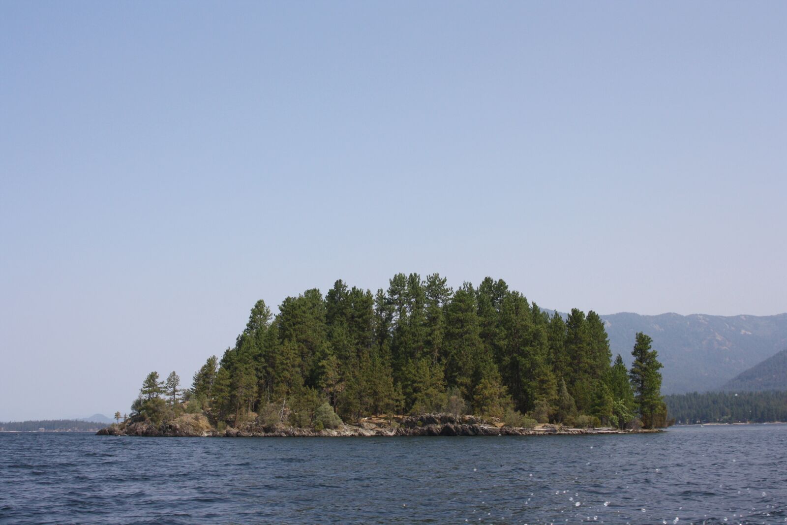 Canon EOS 1000D (EOS Digital Rebel XS / EOS Kiss F) sample photo. Lake, island, idaho photography