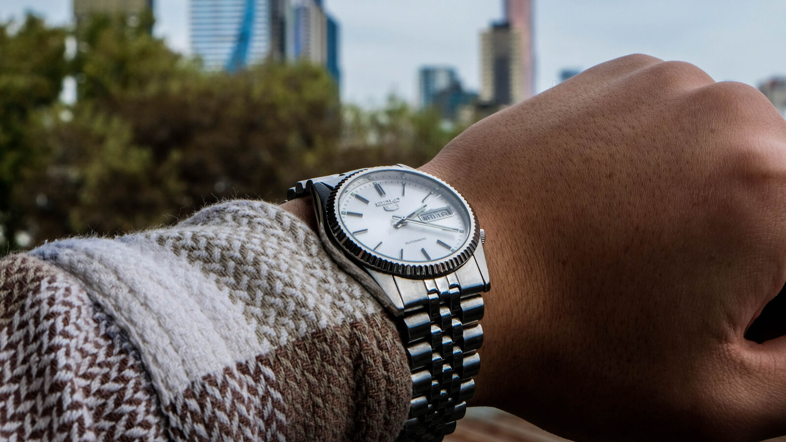 Fujifilm X-T2 sample photo. City, hand, seiko, silver photography