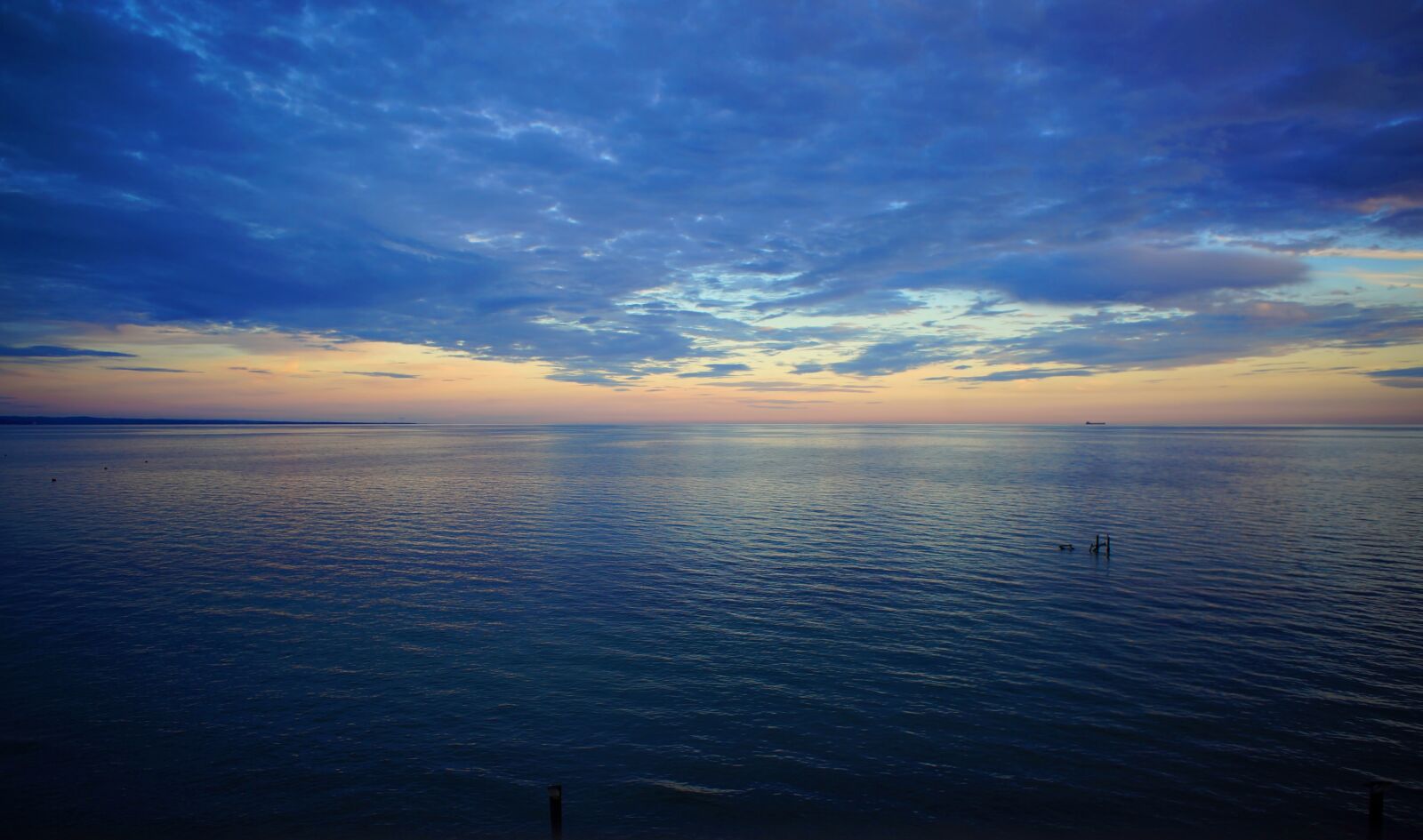 Sony Alpha NEX-5N + Sony E 16mm F2.8 sample photo. Sunset, nature, waters photography