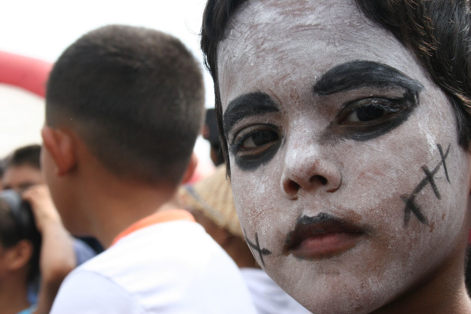 Canon EOS 20D sample photo. Child, face, carnival photography