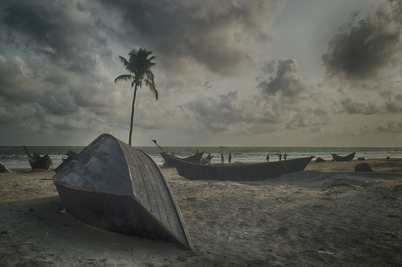 Nikon D3200 sample photo. Gray, boat, on, gray photography