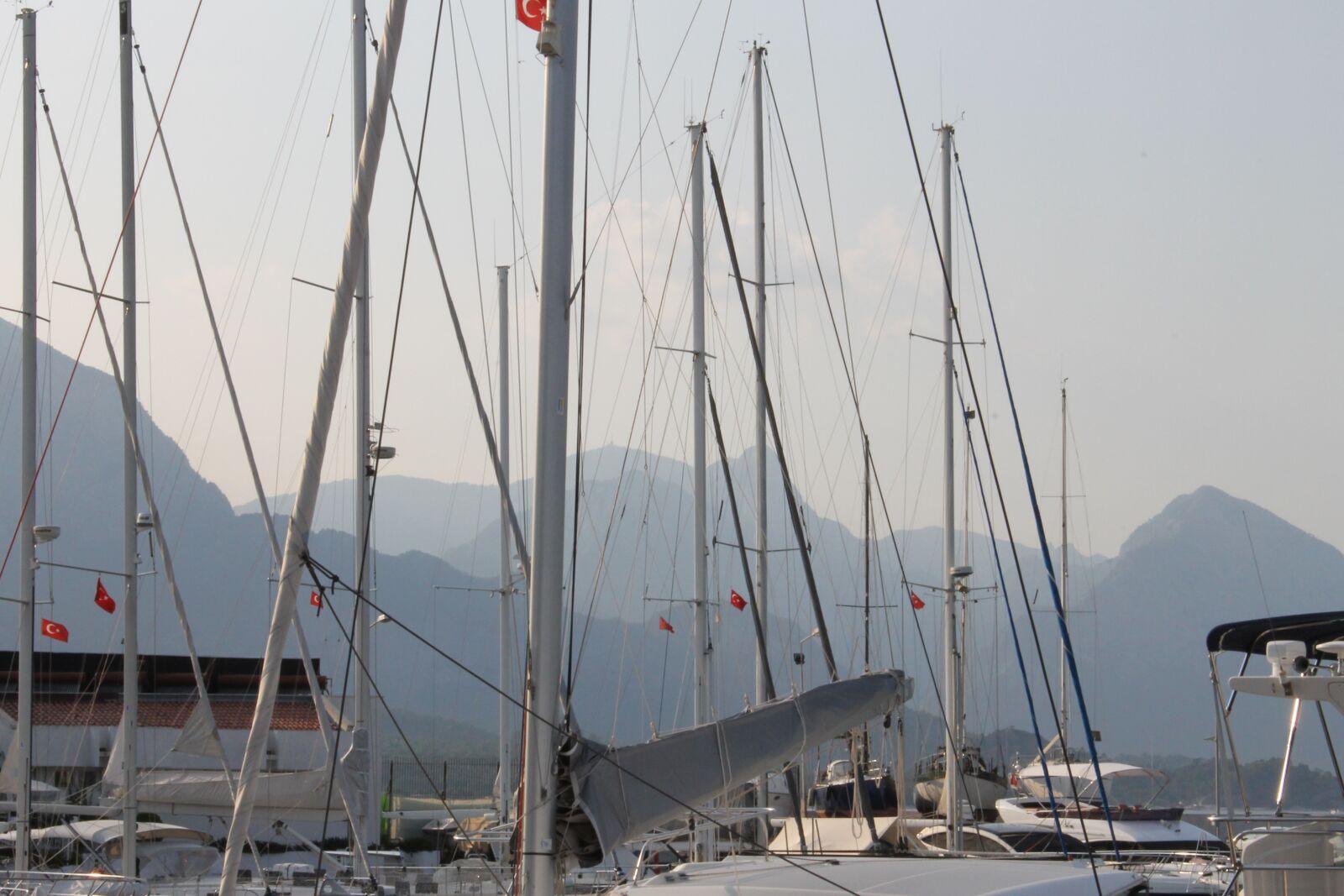 Canon EOS 1100D (EOS Rebel T3 / EOS Kiss X50) sample photo. Yachts, mast, yacht photography