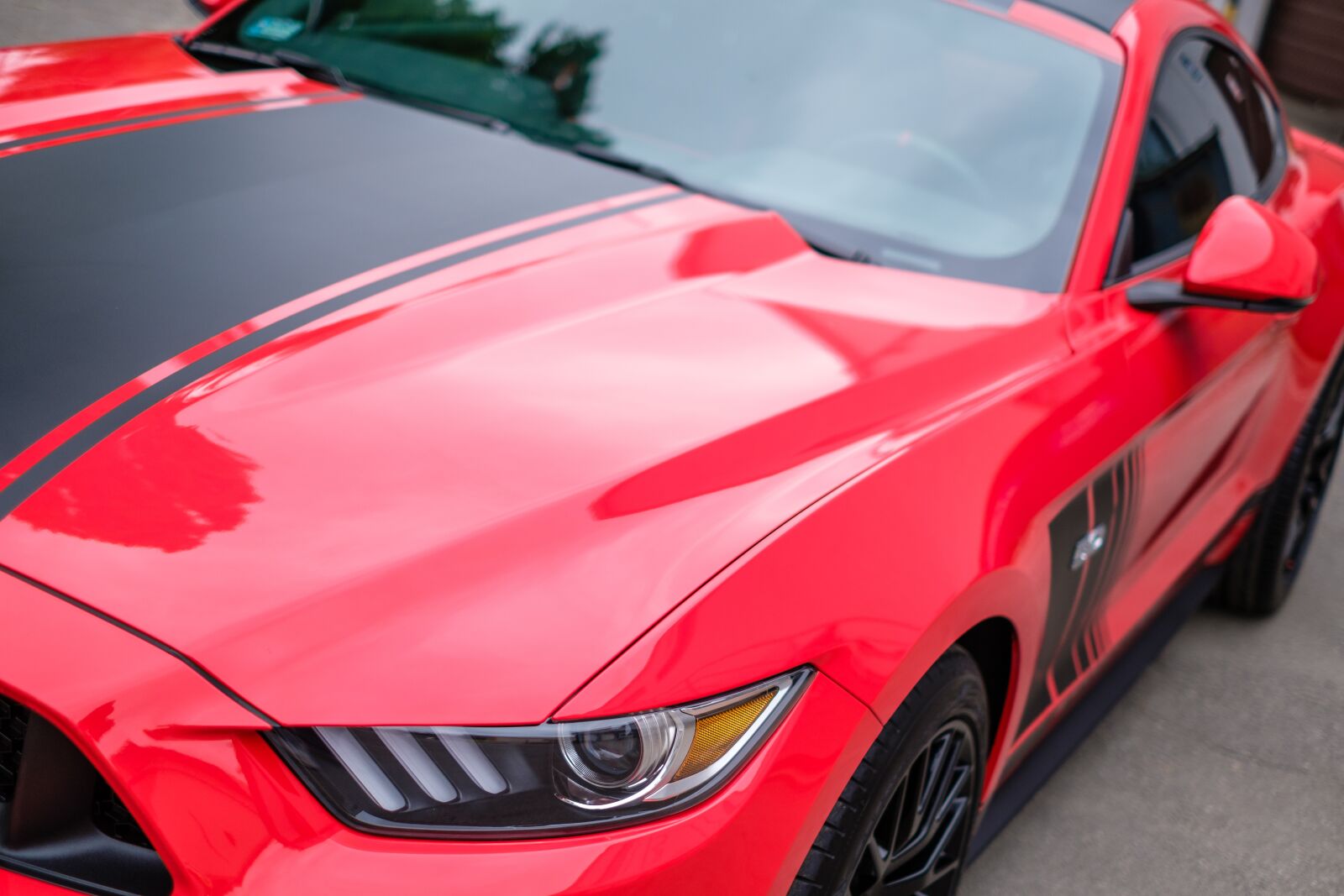 Fujifilm X-T2 + Fujifilm XF 35mm F1.4 R sample photo. Mustang, gt, red photography
