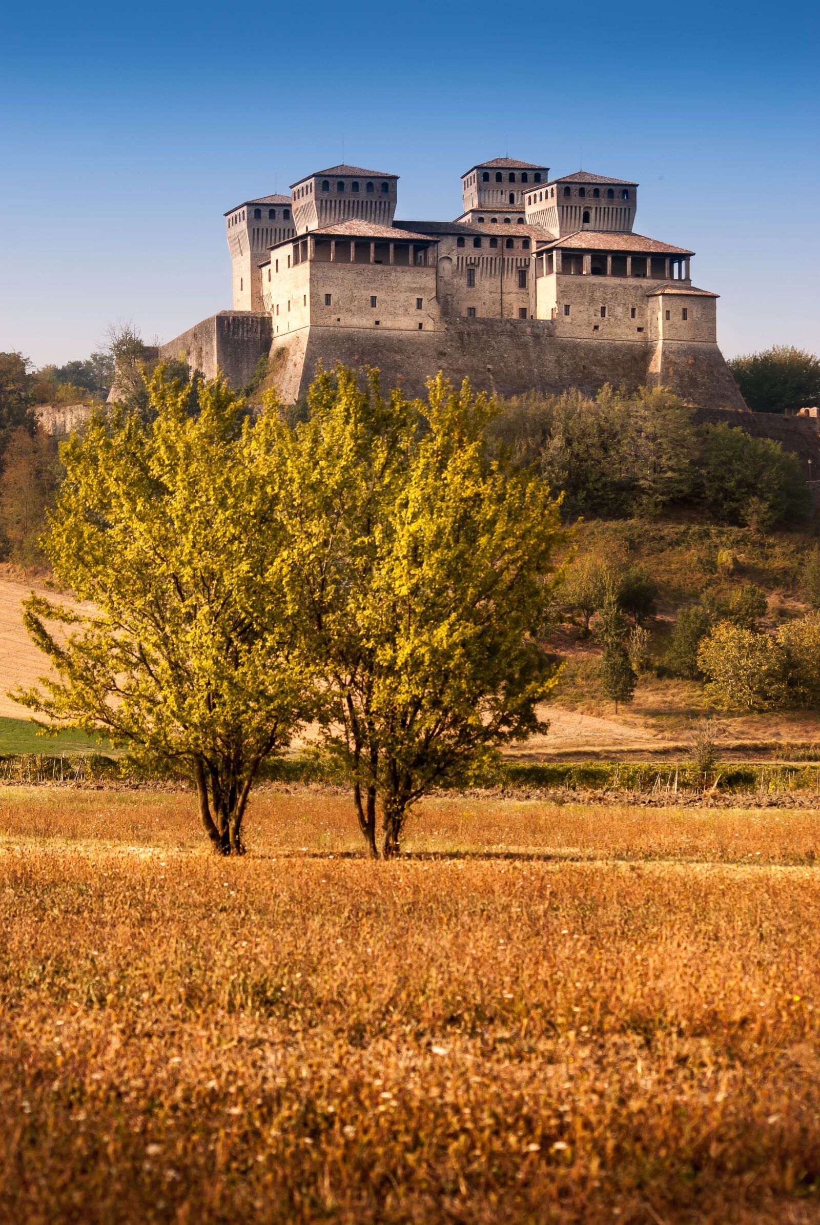 Nikon D60 sample photo. Italy, castle, landscape photography
