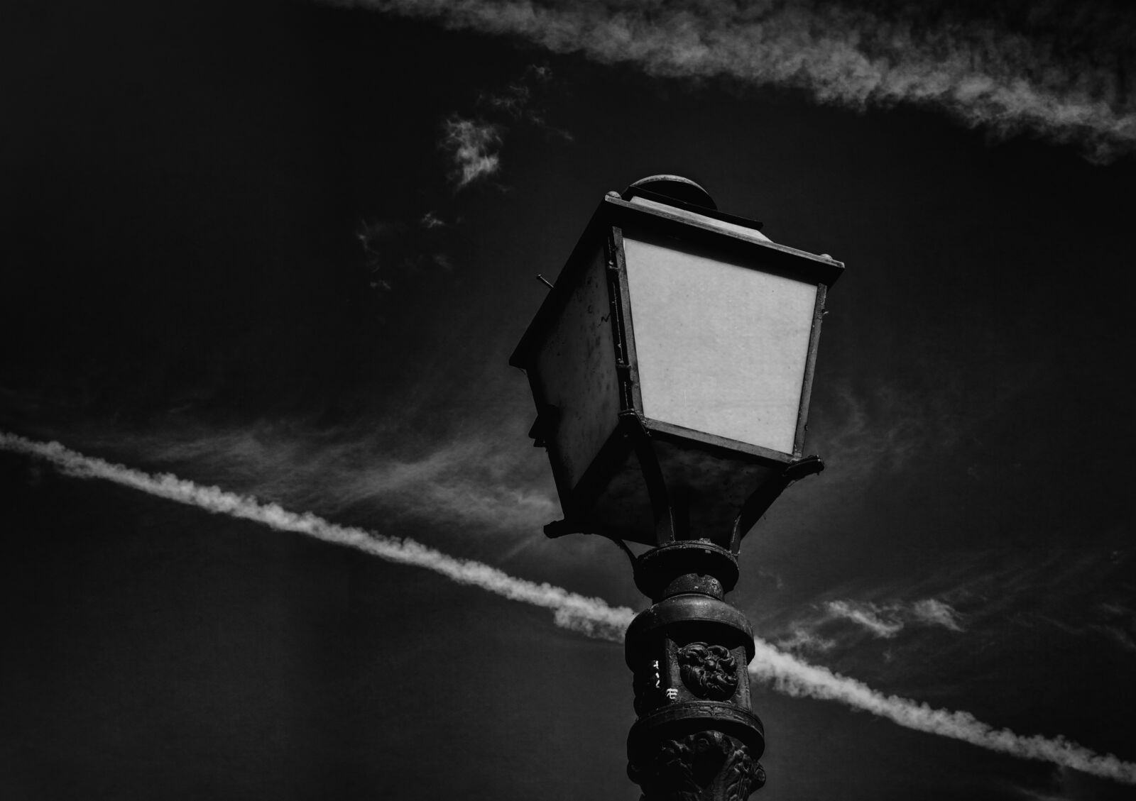 Sony a6000 sample photo. Lantern, lamp, monochrome photography