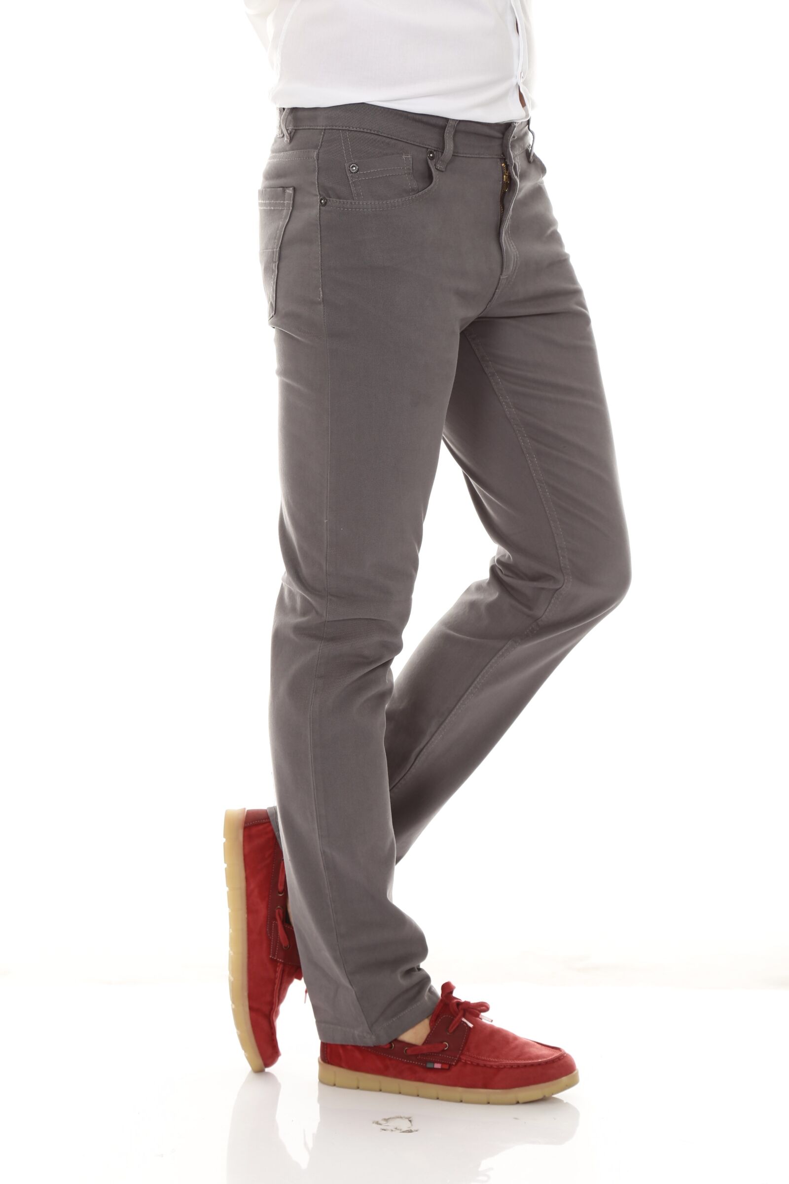 Canon EOS 6D + Canon EF 24-105mm F4L IS USM sample photo. Pants, denim, shoes photography