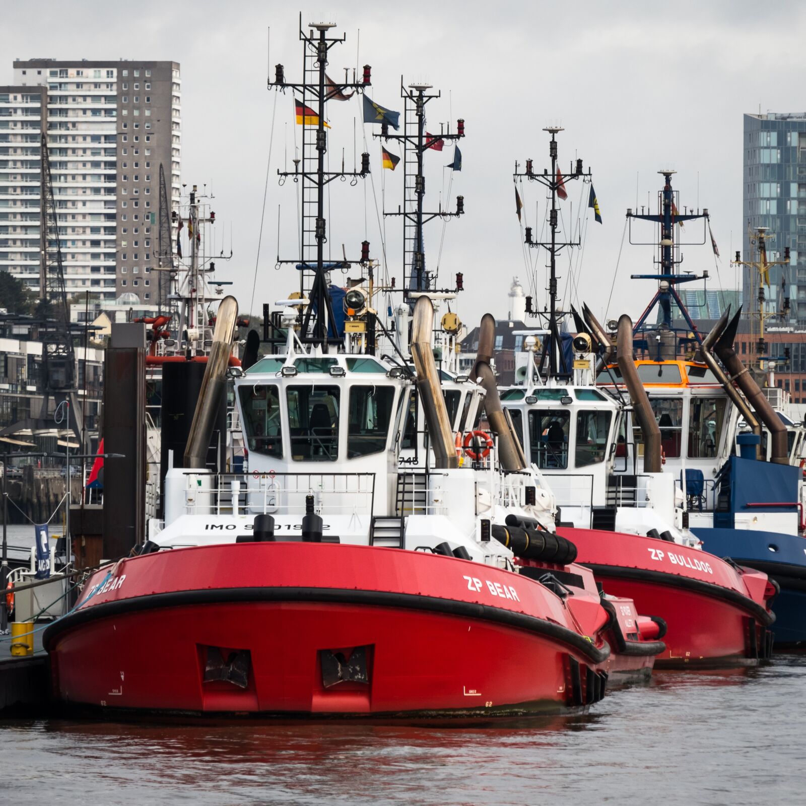 Canon PowerShot G3 X sample photo. Tug, towing vessel, port photography
