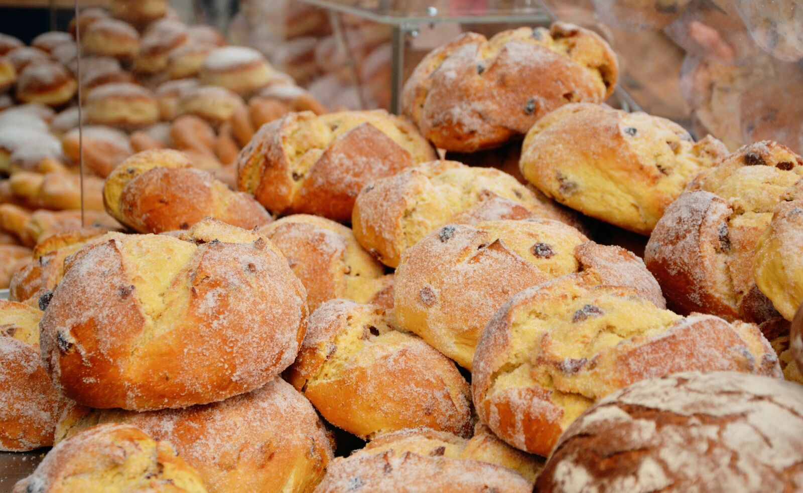 Nikon D5200 sample photo. Raisin bread, bread, bakery photography