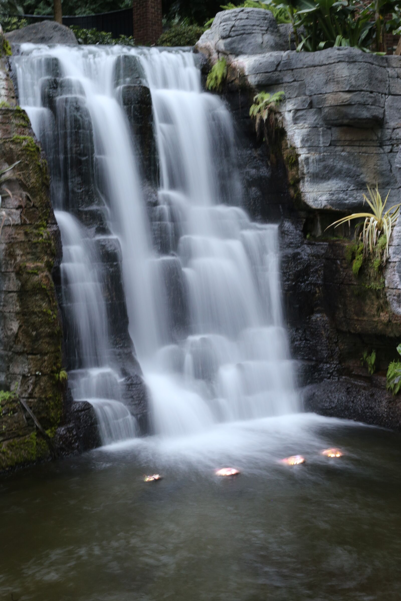 Canon EF 50mm F1.8 II sample photo. Water fall, water, indoors photography