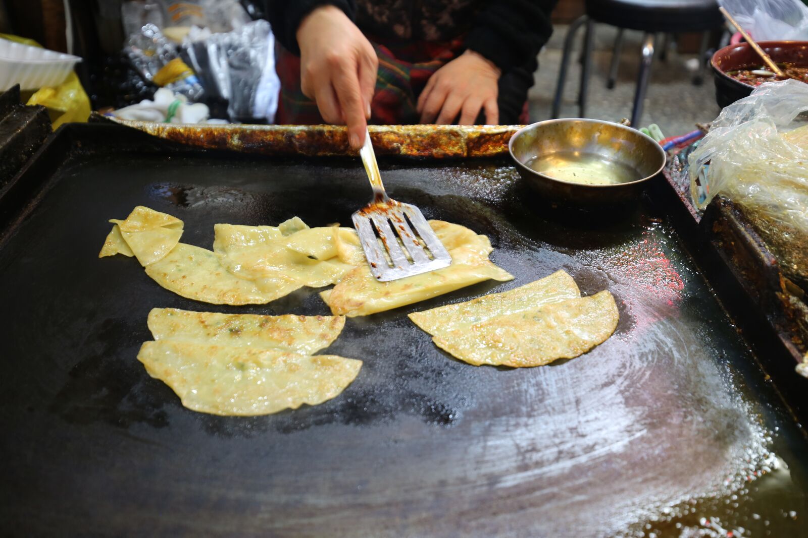 Canon EF 16-35mm F4L IS USM sample photo. Dumplings, food, roast photography