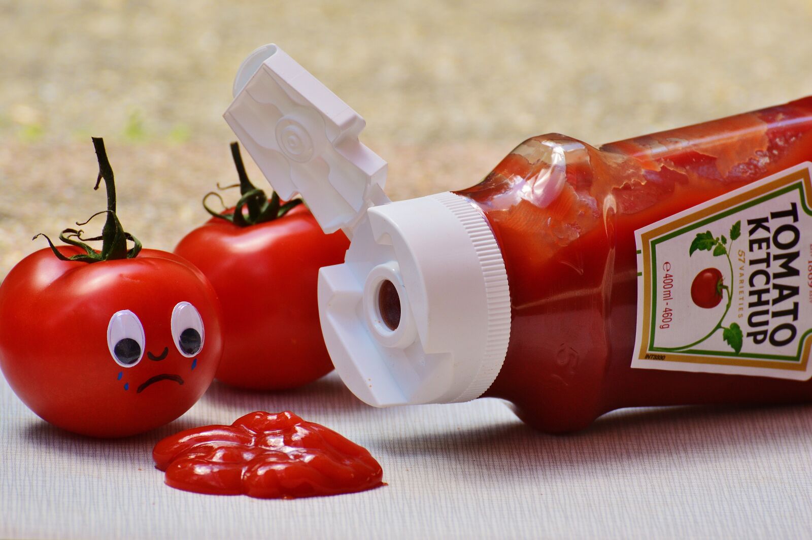 Nikon D3200 sample photo. Tomatoes, ketchup, sad photography