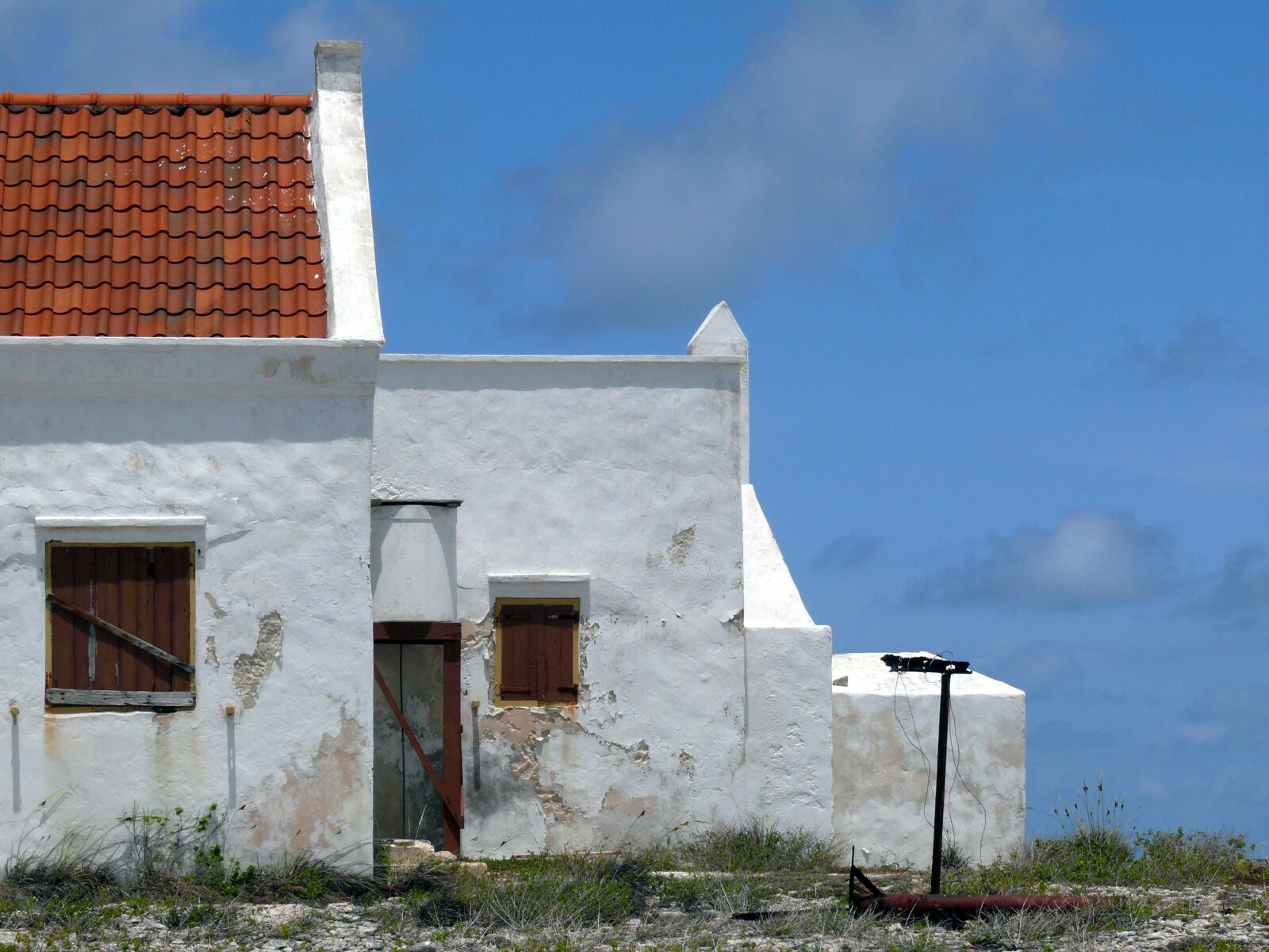 Panasonic DMC-FZ50 sample photo. White house, building, bonaire photography