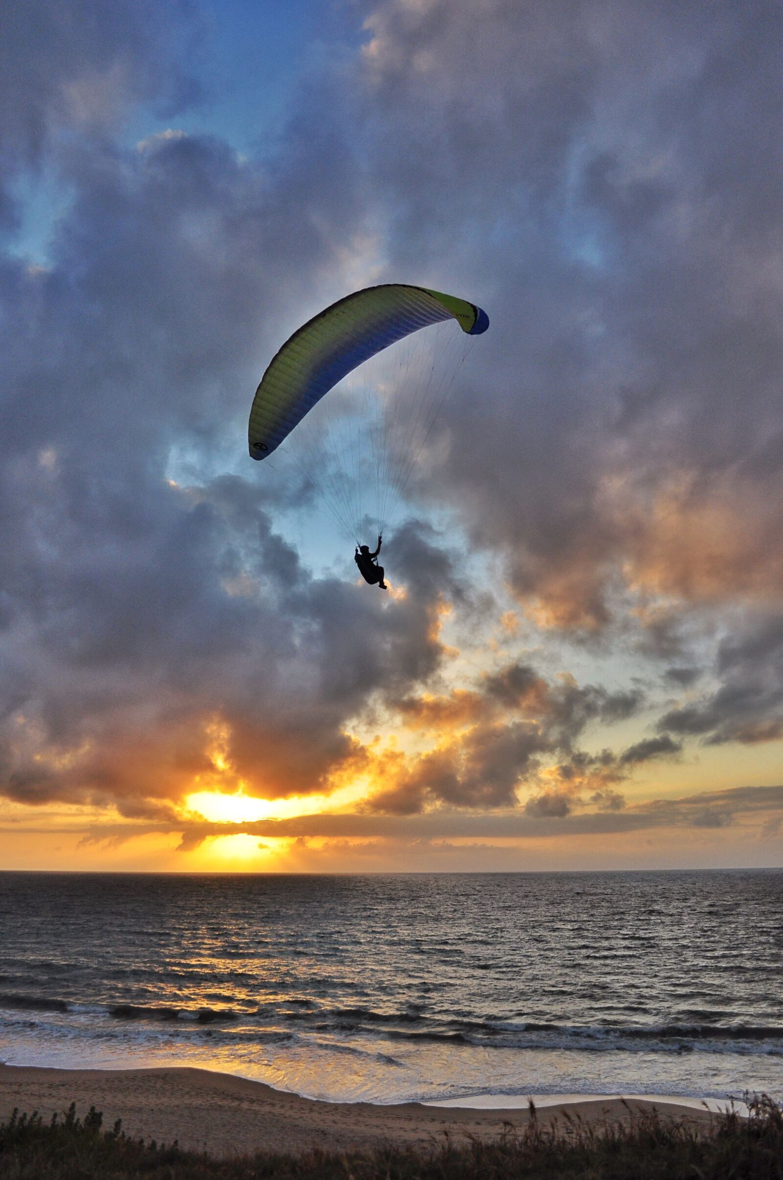 Nikon D90 sample photo. Sunset, parachute, adventure photography