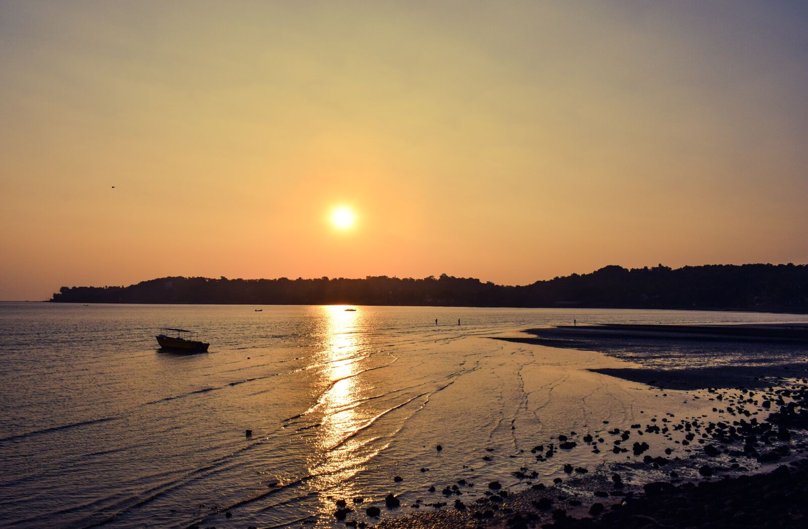 Nikon D3300 sample photo. Beach, beauty, boat, evening photography