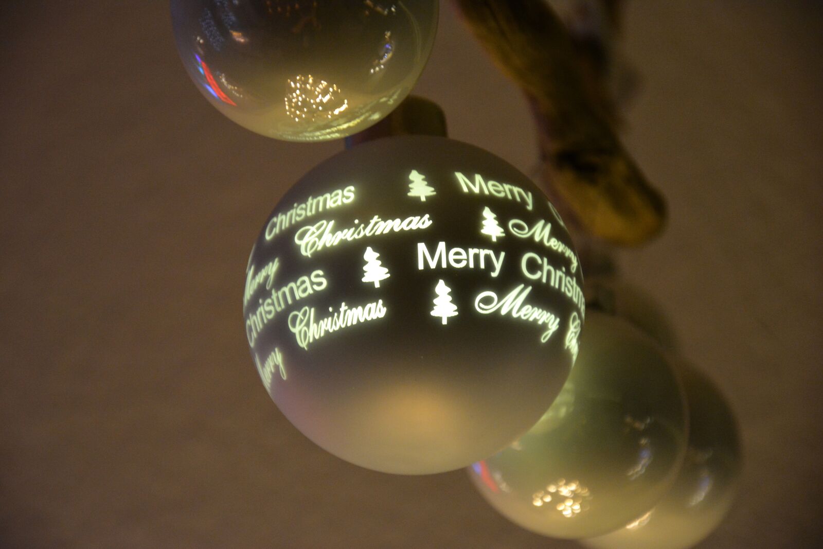 Nikon D5200 sample photo. Christmas, xmas, ball photography