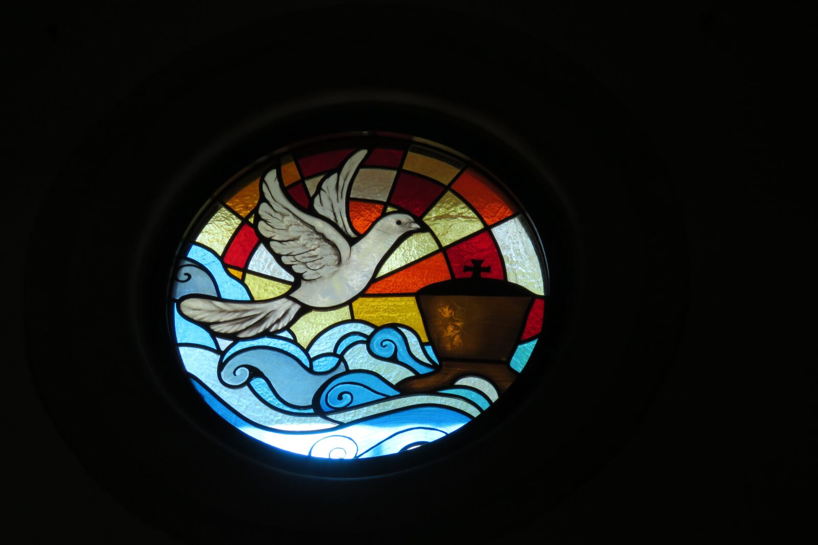Canon PowerShot SX60 HS sample photo. Italy, church, stained glass photography